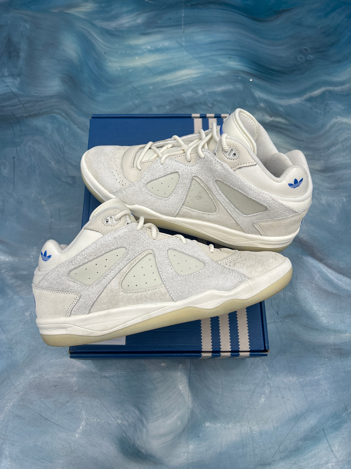 ADIDAS BADBO 1.0 RESILENSE PRE OWNED SIZE 10.5