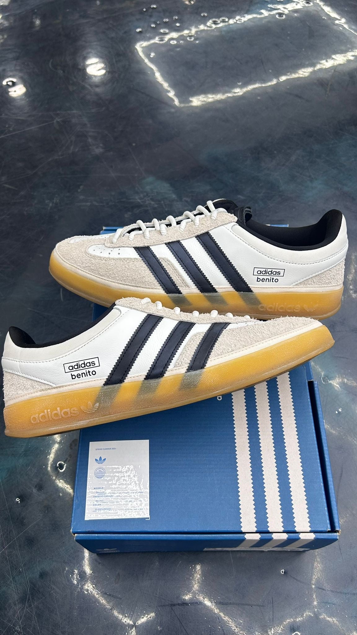 ADIDAS GAZELLE INDOOR BAD BUNNY BENITO PRE OWNED SIZE 11
