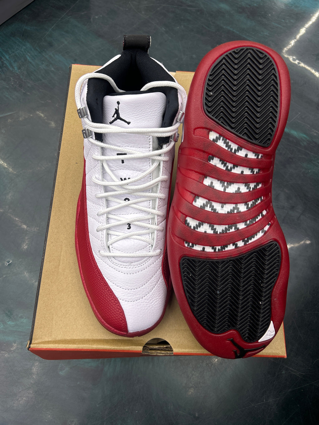 JORDAN 12 RETRO CHERRY (2023) PRE OWNED SIZE 9