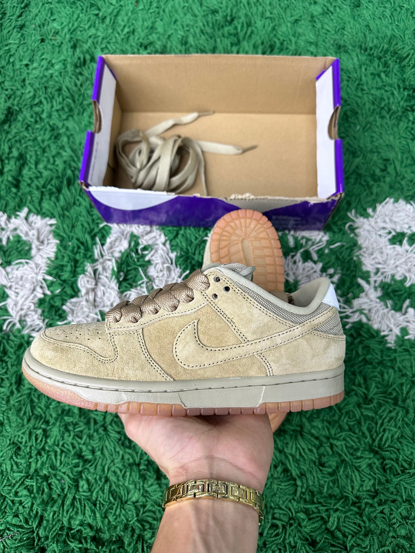 NIKE SB DUNK LOW PRO B PARACHUTE BEIGE PRE-OWNED SIZE 5