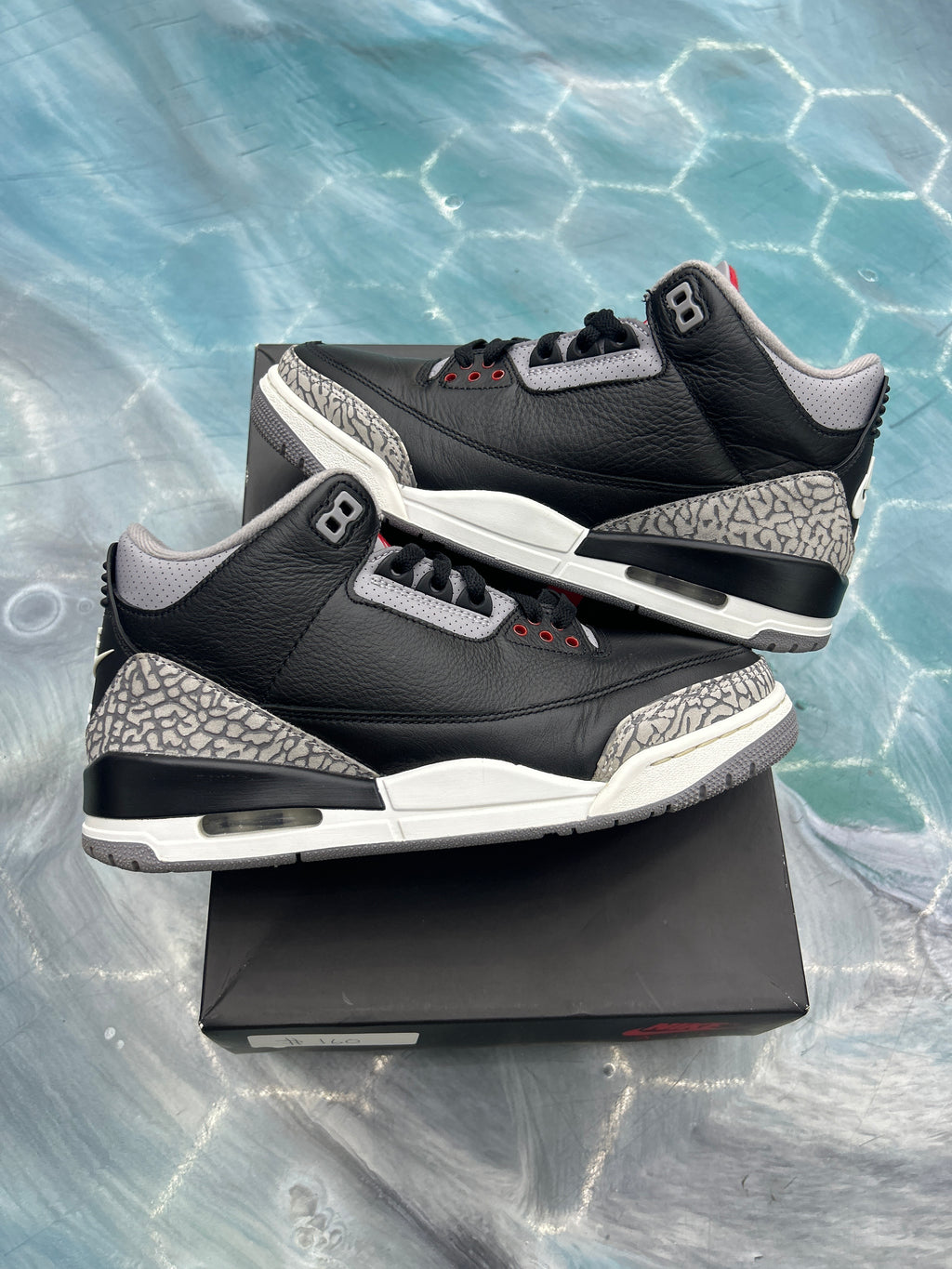 JORDAN 3 RETRO BLACK CEMENT PRE OWNED SIZE 8