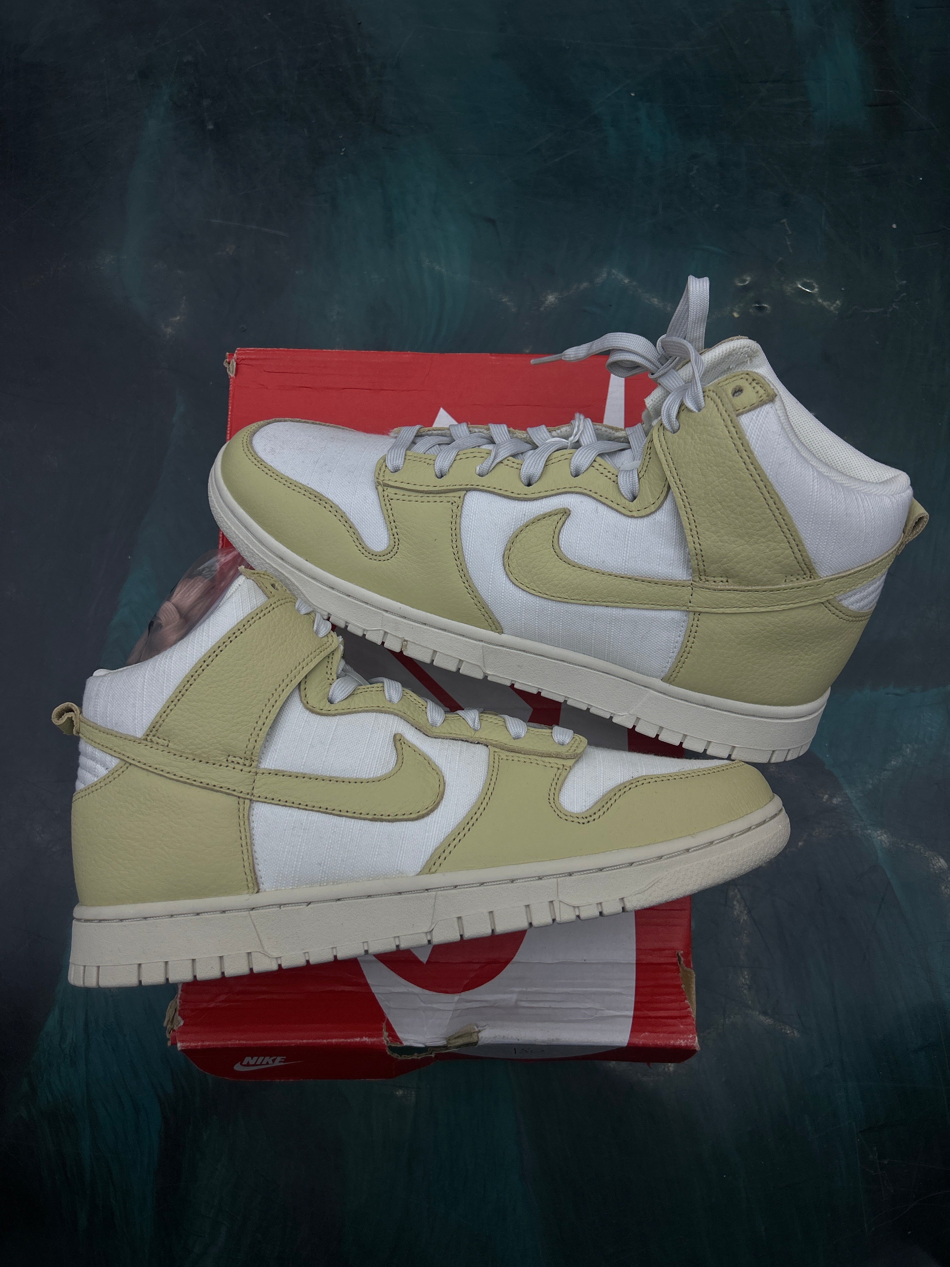 NIKE DUNK HIGH LX CERTIFIED FRESH TEAM GOLD BRAND NEW SIZE 11.5