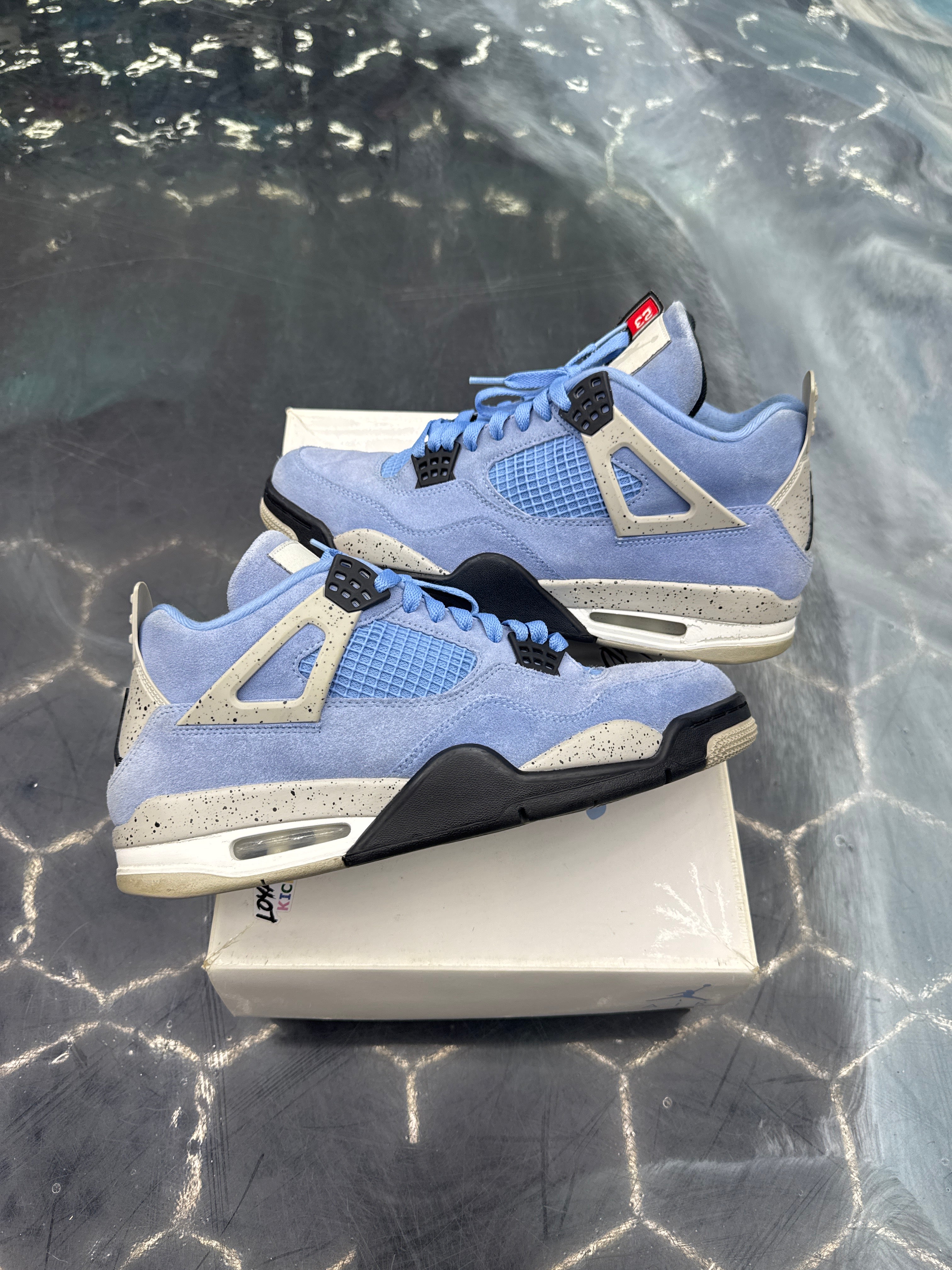 JORDAN 4 RETRO UNIVERSITY BLUE PRE OWNED SIZE 11