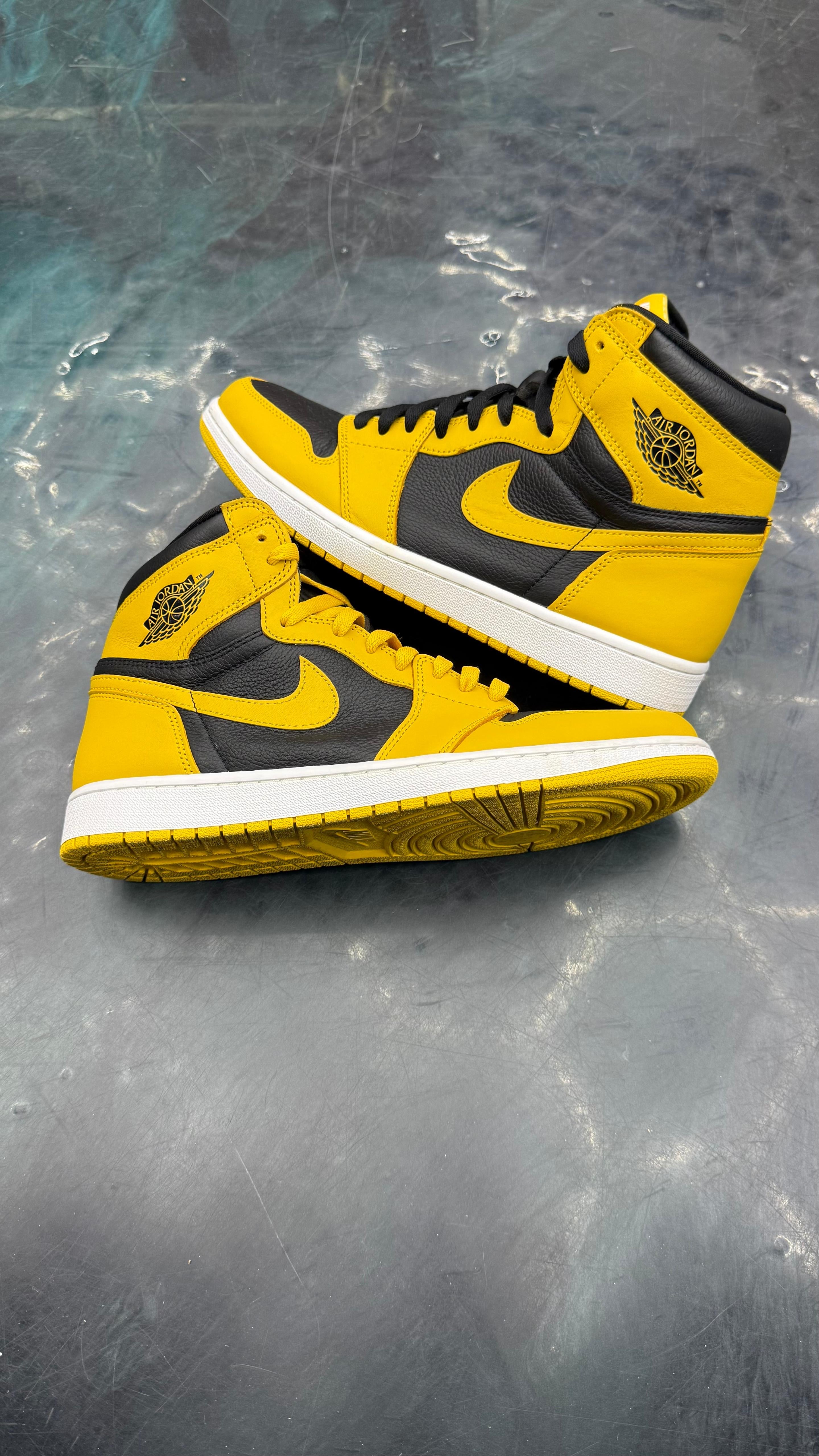 JORDAN 1 RETRO HIGH POLLEN PRE OWNED SIZE 12 NO BOX