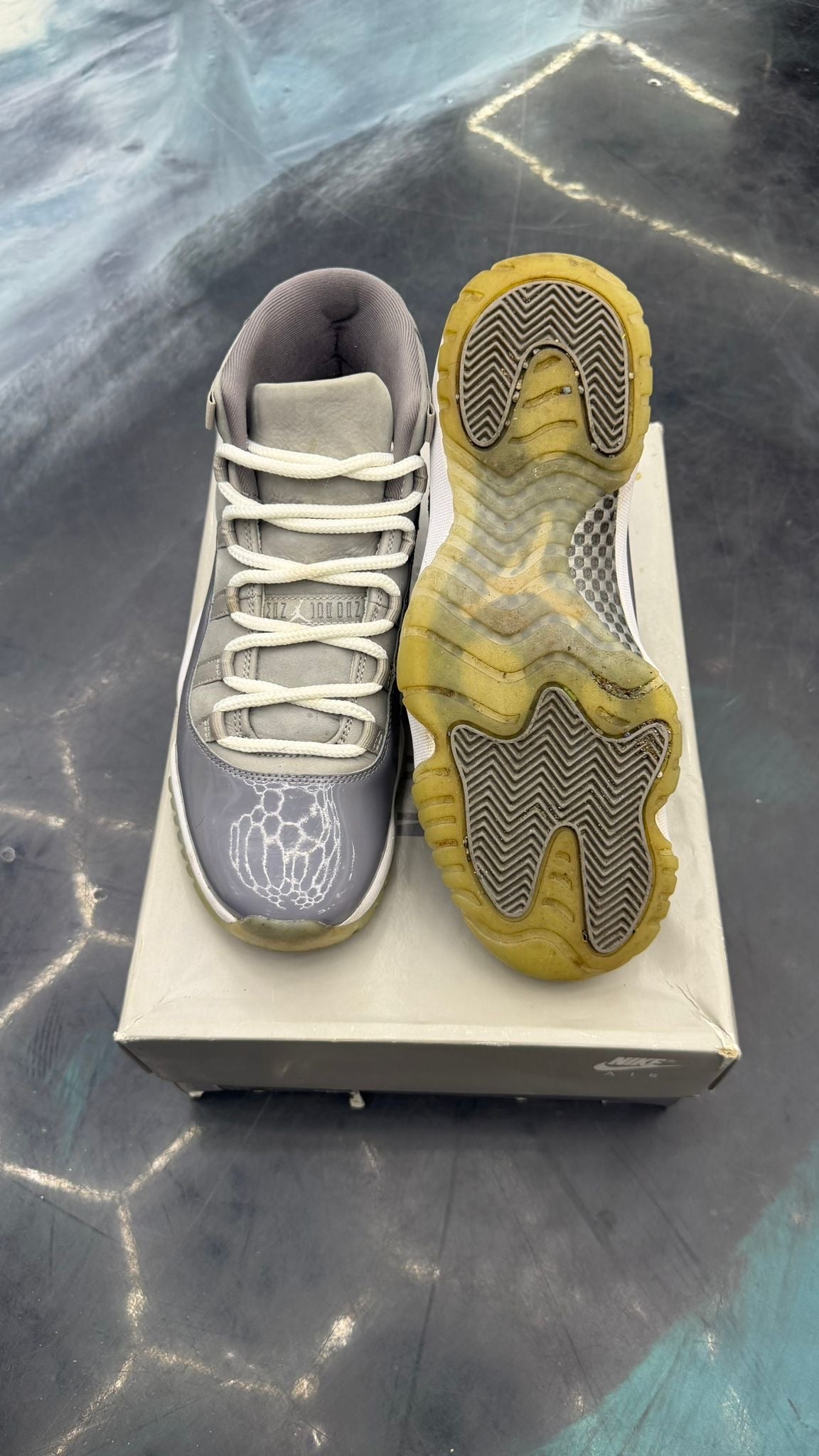 JORDAN 11 RETRO COOL GREY PRE OWNED SIZE 10