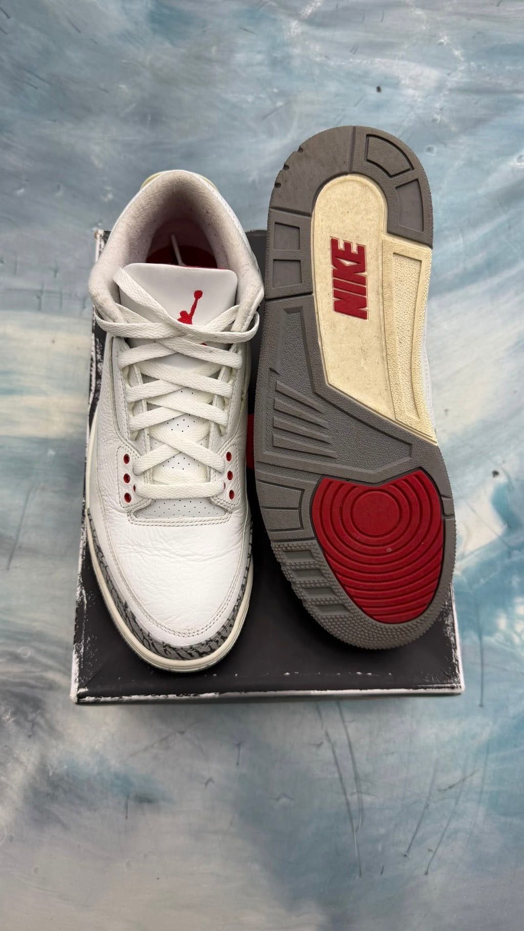 JORDAN 3 RETRO WHITE CEMENT PRE OWNED SIZE 10