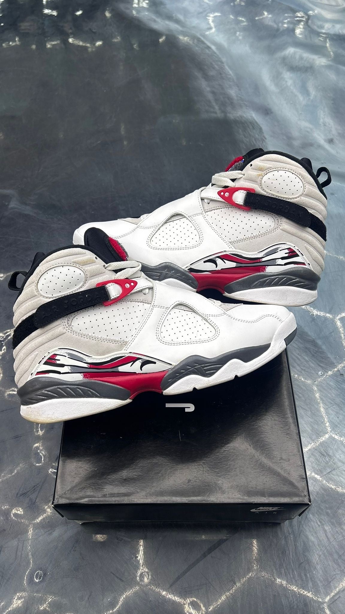 JORDAN 8 RETRO WHITE TRUE RED Pre owned SIZE 11
