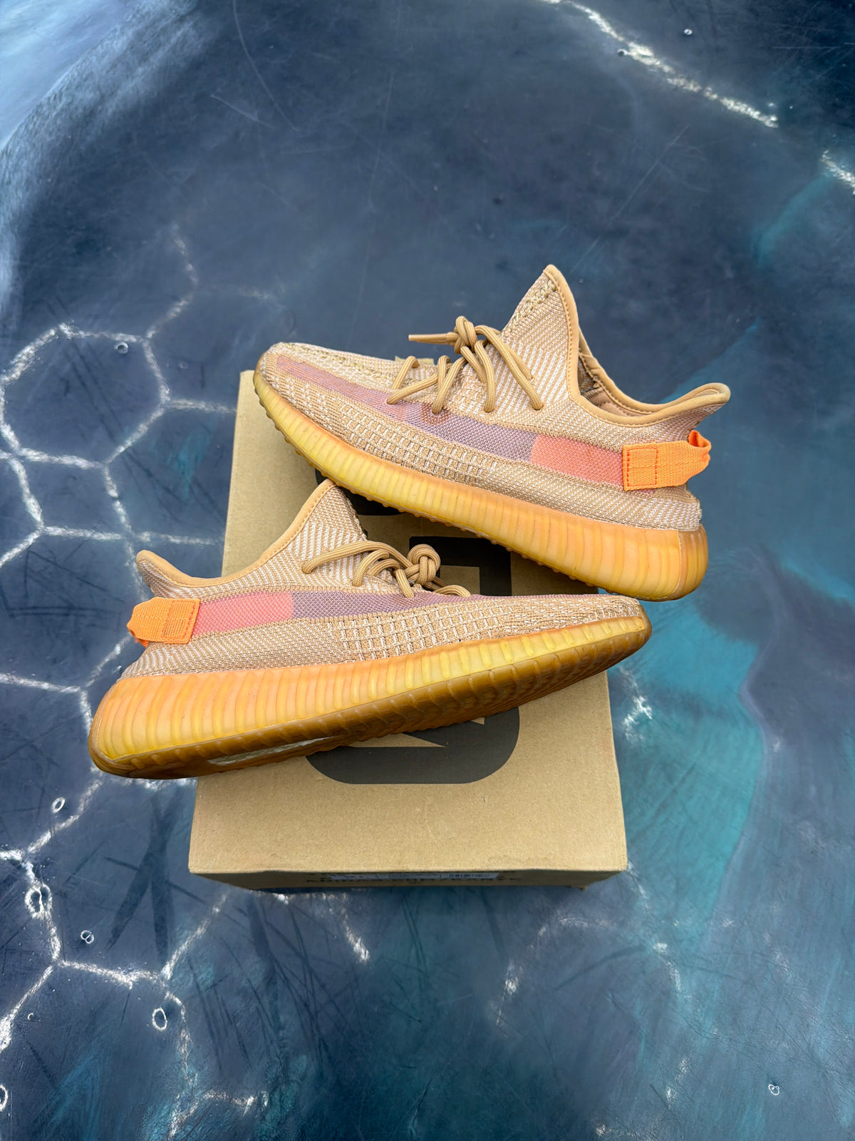 ADIDAS YEEZY BOOST 350 V2 CLAY PRE OWNED SIZE 9.5