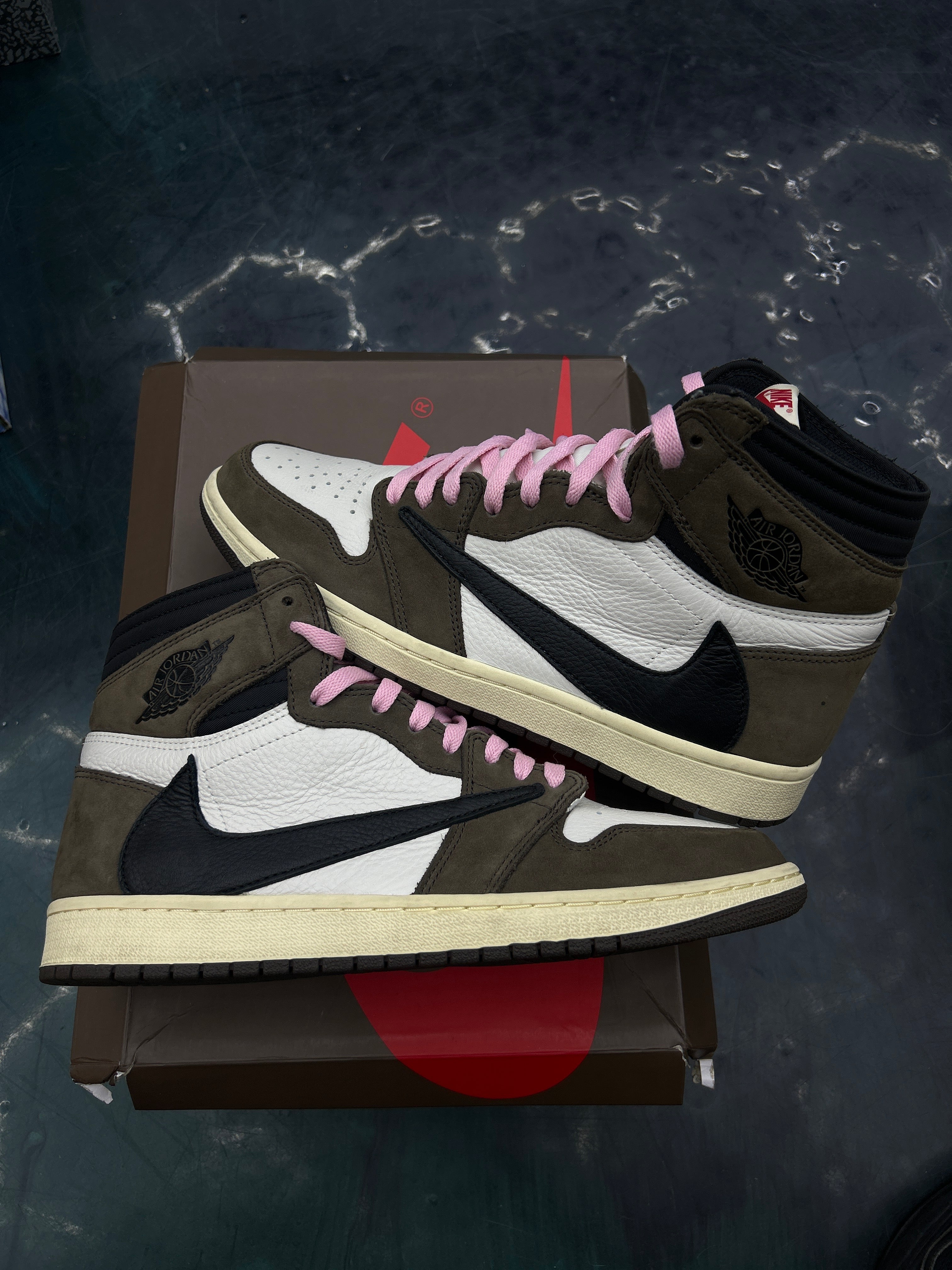 JORDAN 1 RETRO HIGH OG SP TRAVIS SCOTT MOCHA SIZE 11 PRE OWNED