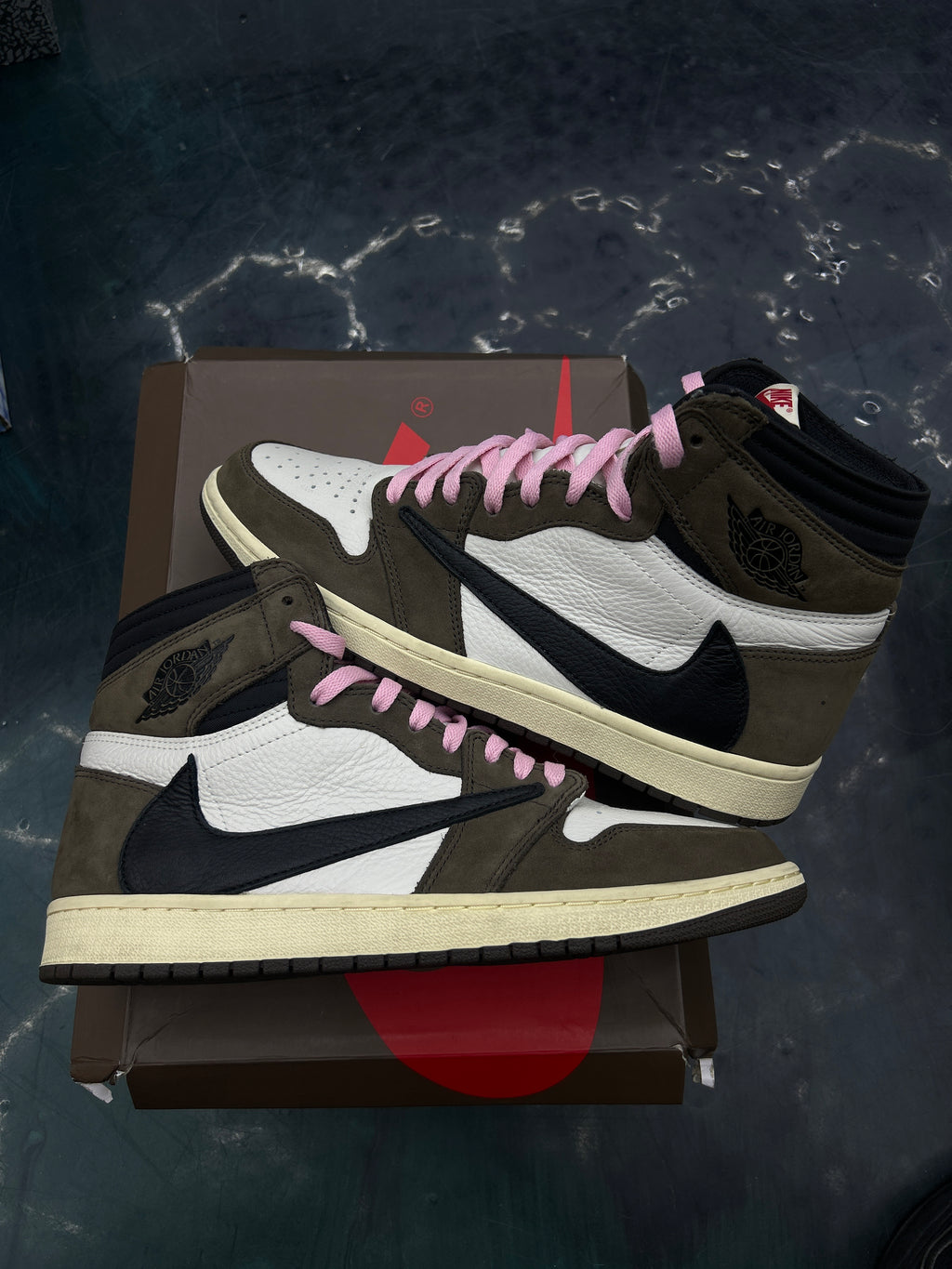 JORDAN 1 RETRO HIGH OG SP TRAVIS SCOTT MOCHA SIZE 11 PRE OWNED