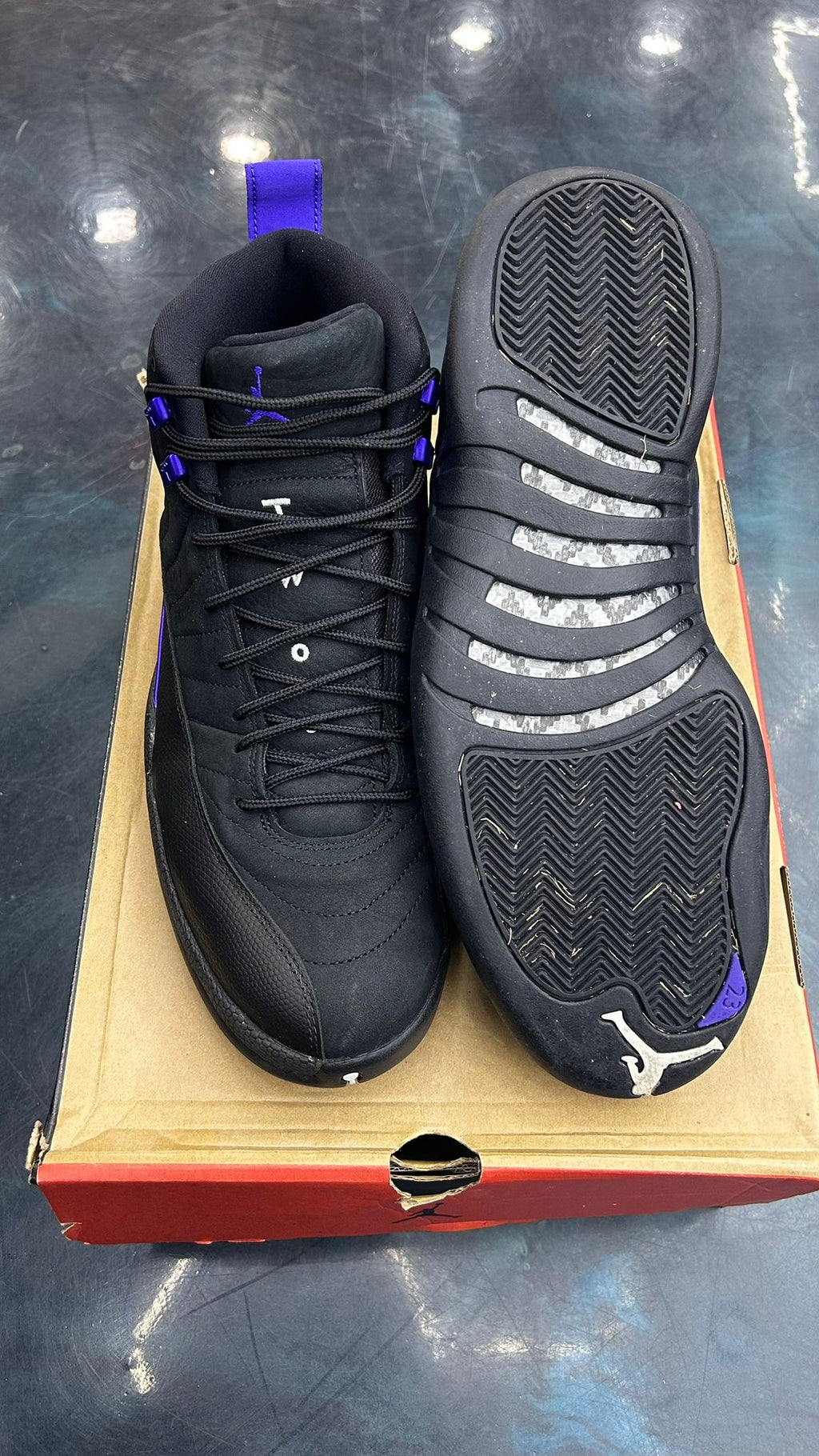 JORDAN 12 RETRO BLACK DARK CONCORD PRE OWNED SIZE 13
