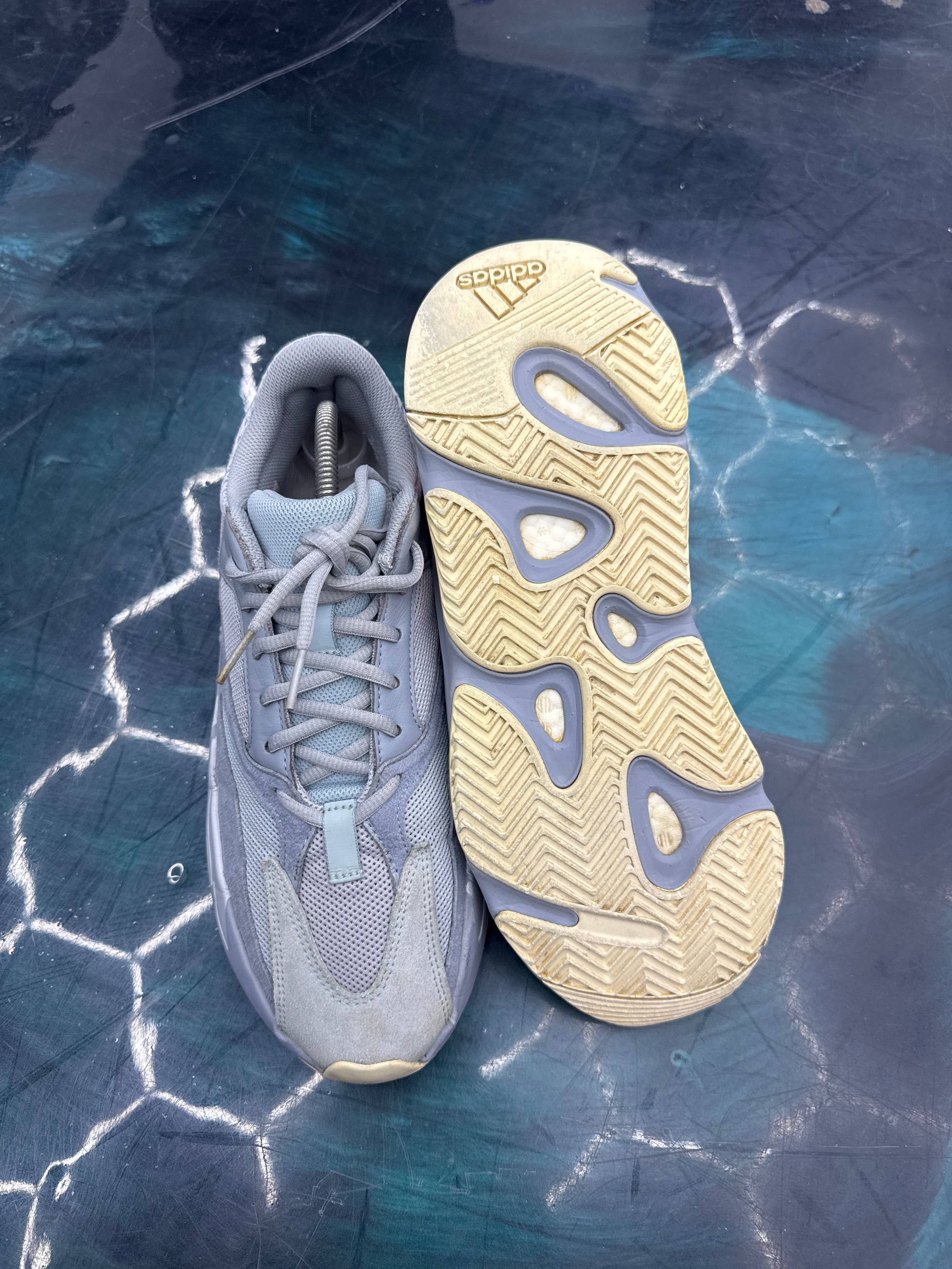 ADIDAS YEEZY BOOST 700 INERTIA PRE OWNED SIZE 11 NO BOX