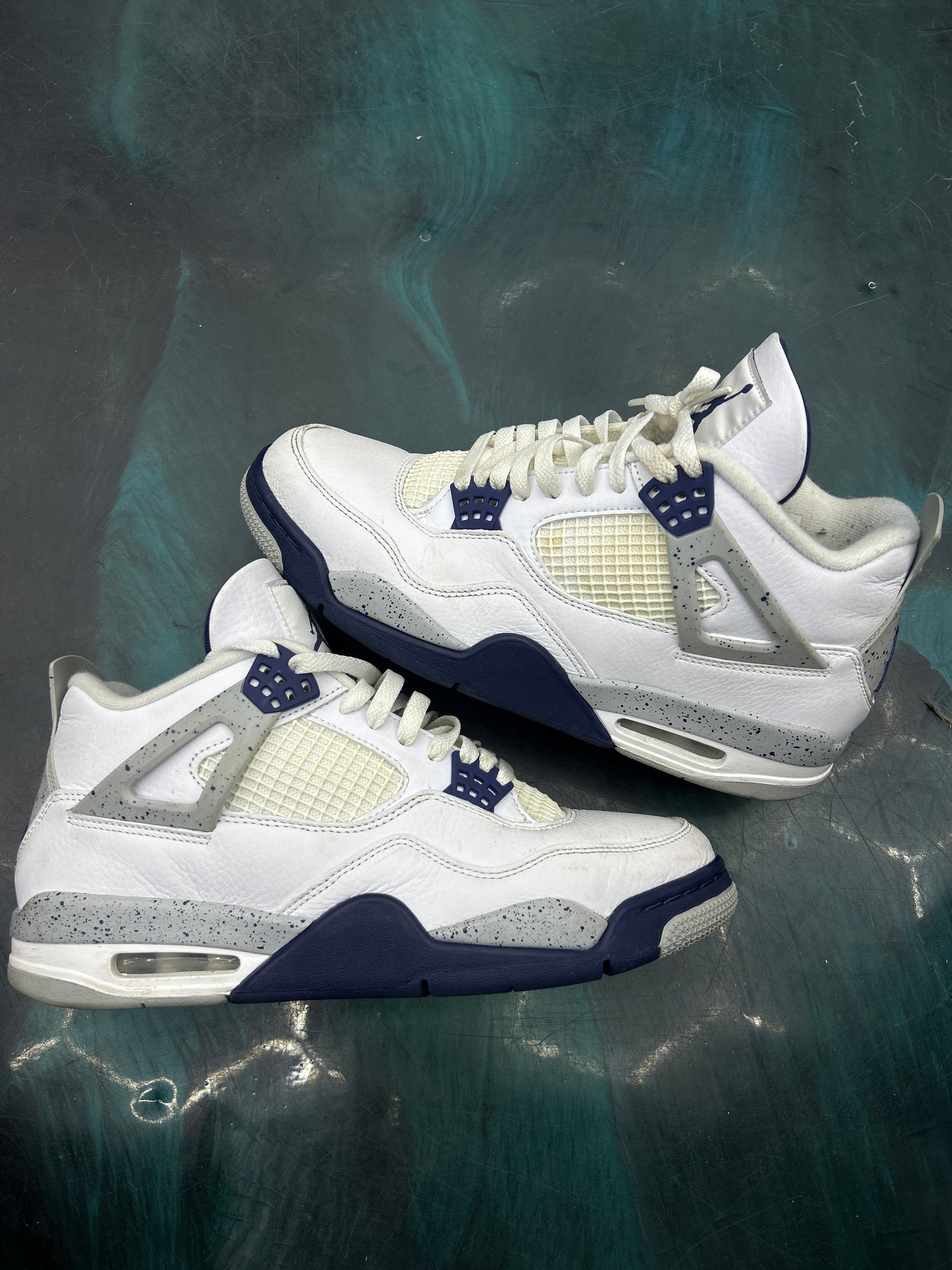 JORDAN 4 RETRO MIDNIGHT NAVY PRE OWNED SIZE 10.5 NO BOX