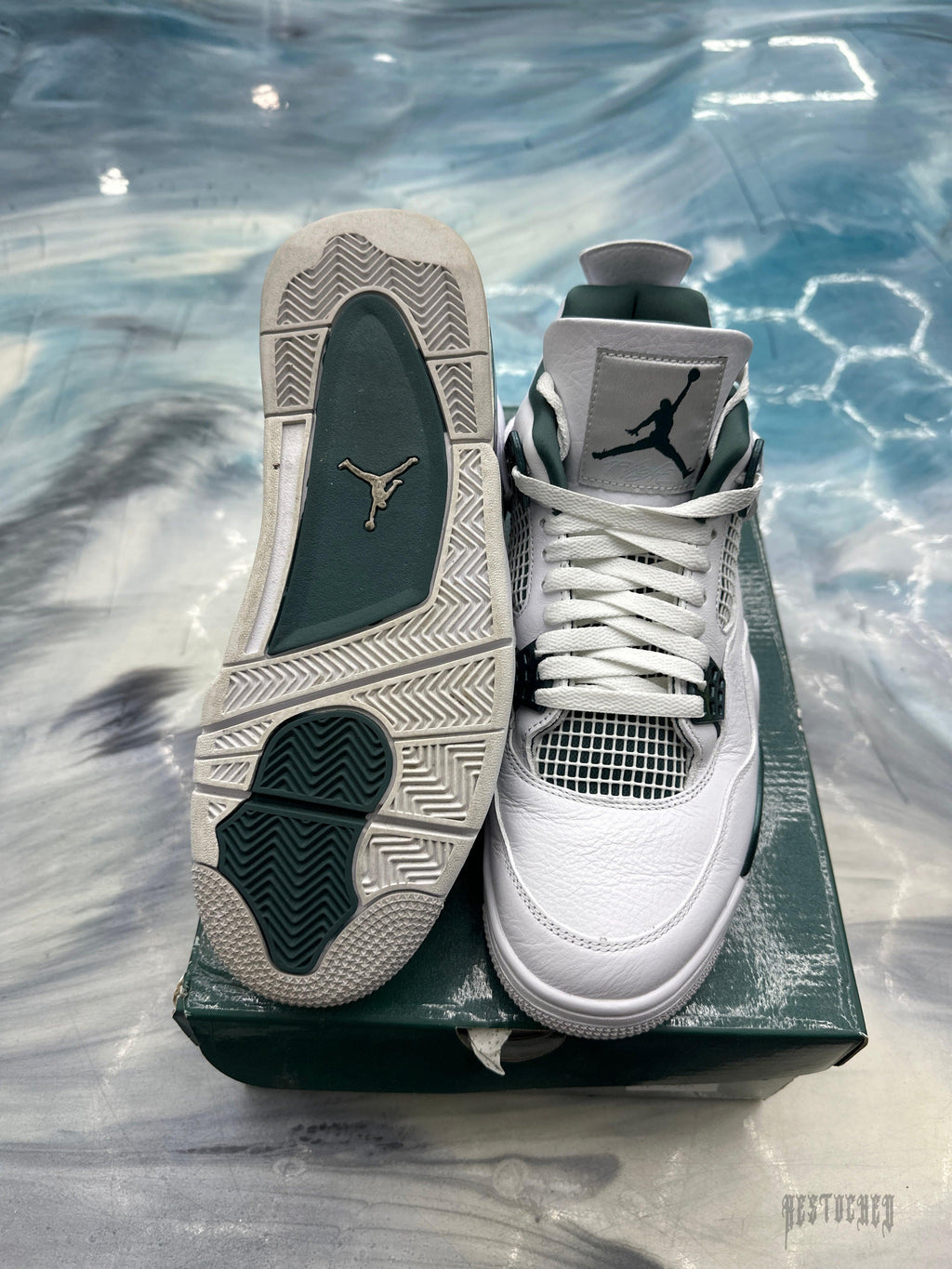 JORDAN 4 RETRO OXIDIZED GREEN PRE OWNED SIZE 10