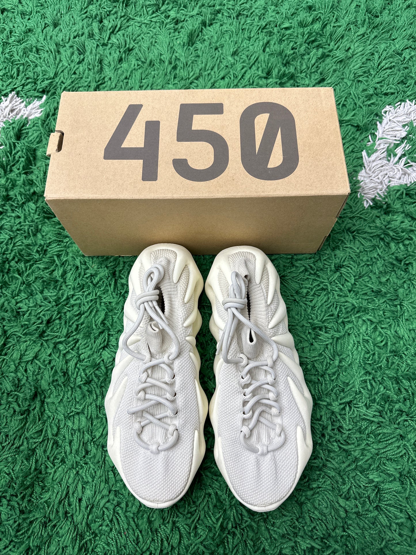 ADIDAS YEEZY 450 CLOUD WHITE PRE-OWNED SIZE 9