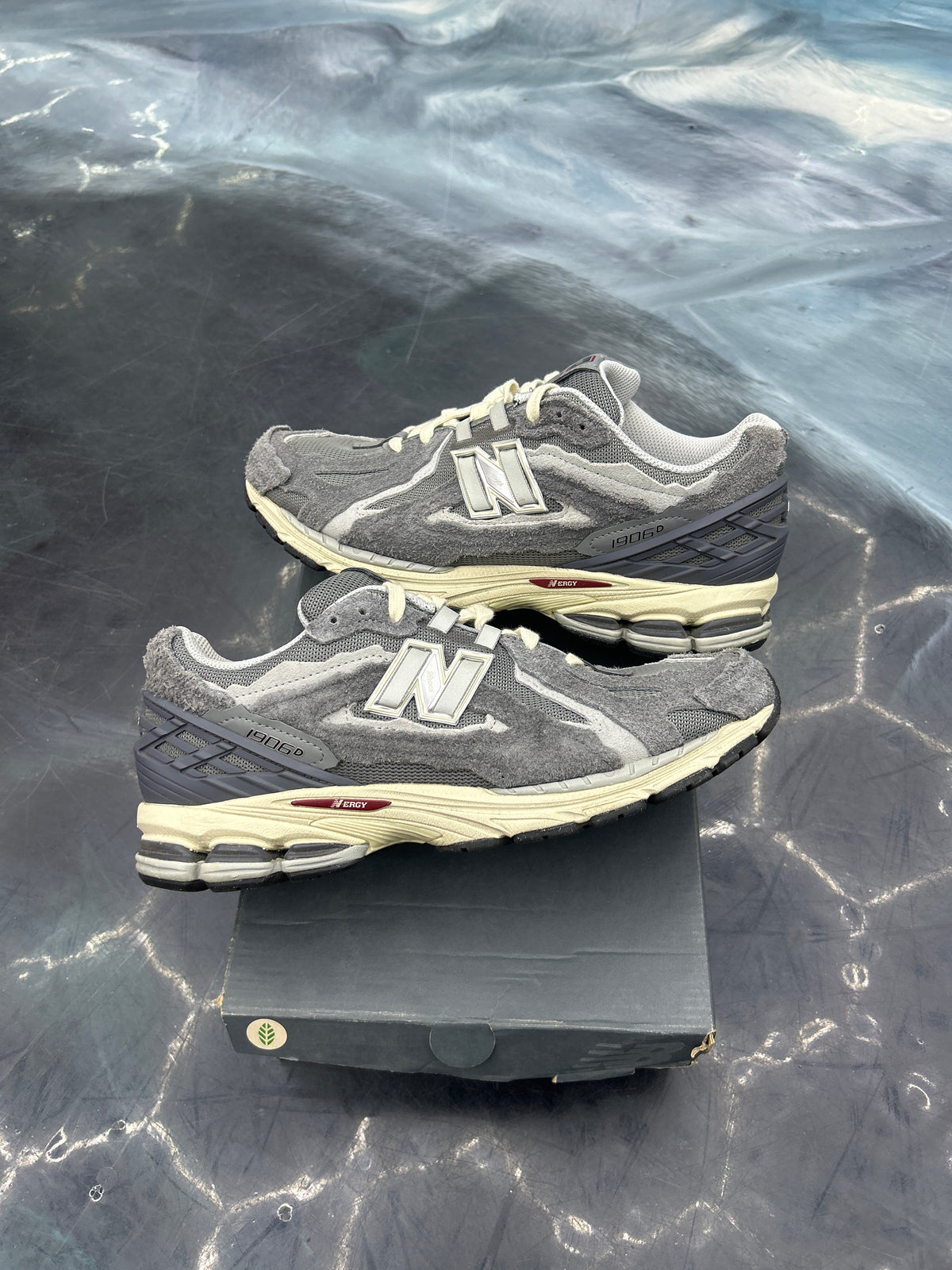 NEW BALANCE 1906D PROTECTION PACK HARBOR GREY PRE OWNED SIZE 10.5