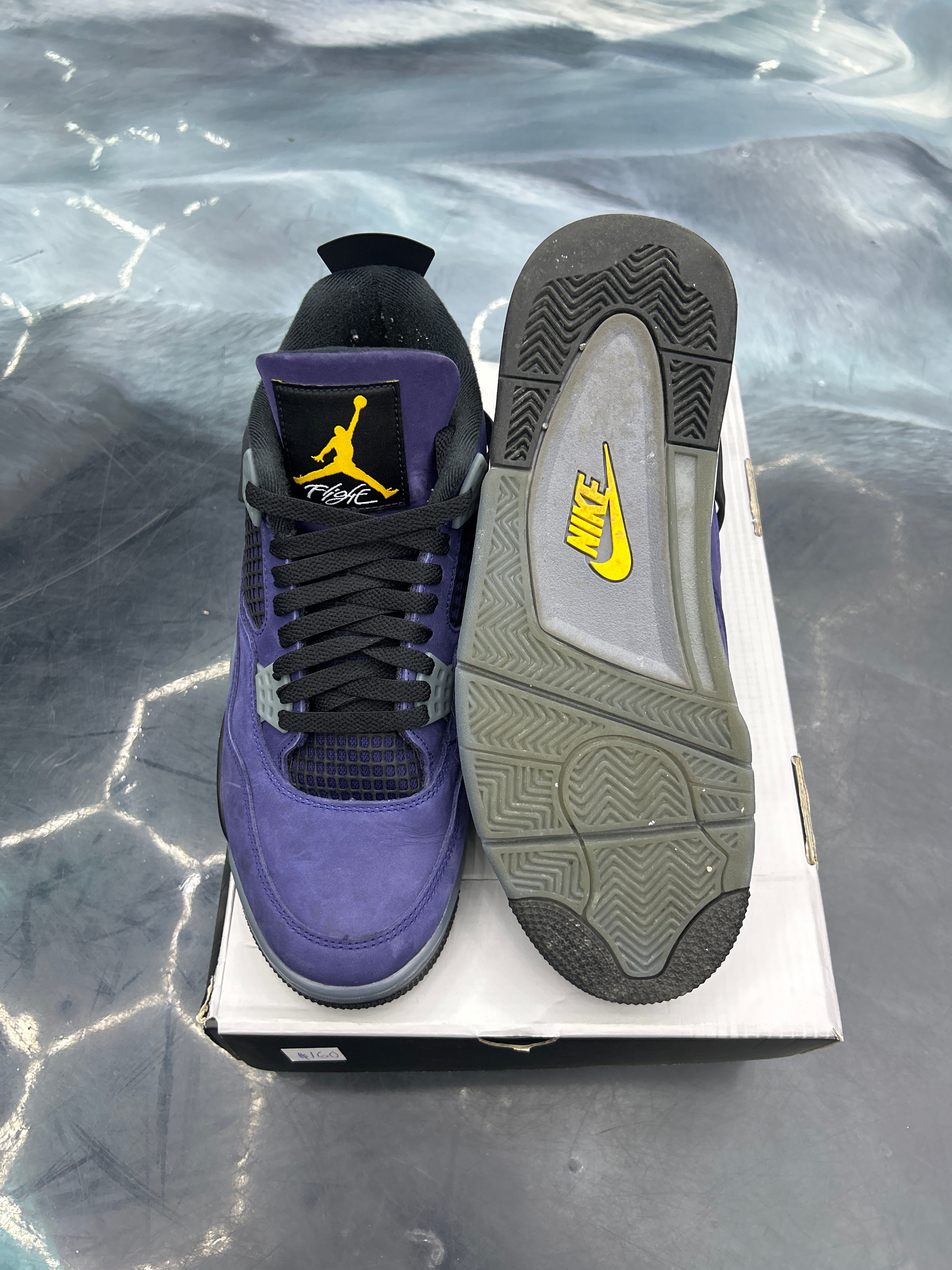 JORDAN 4 RETRO LAKERS PRE OWNED SIZE 10.5