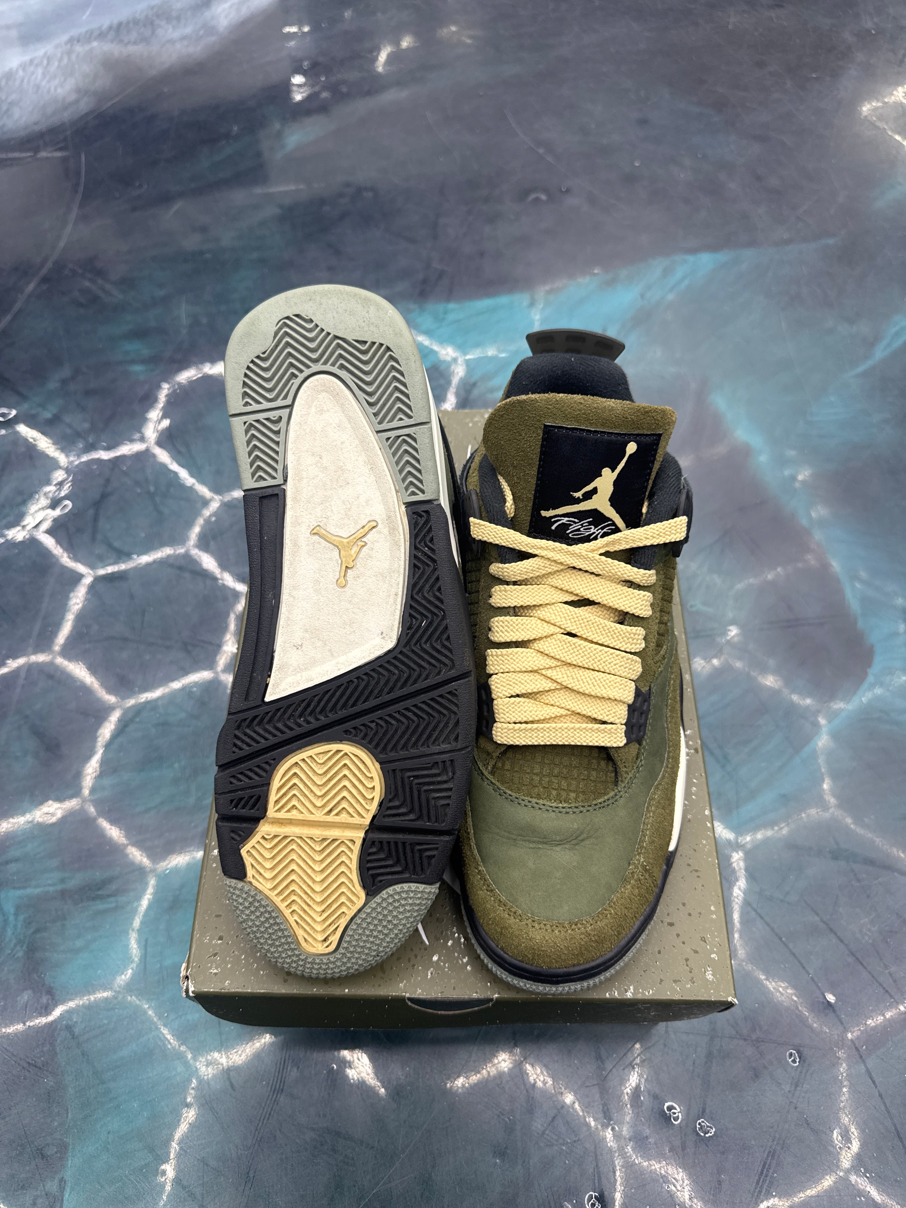 JORDAN 4 RETRO SE CRAFT MEDIUM OLIVE PRE OWNED SIZE 8.5
