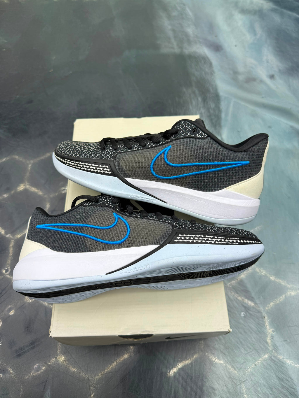 NIKE SABRINA 3 BRAND NEW SIZE 8W 6.5M