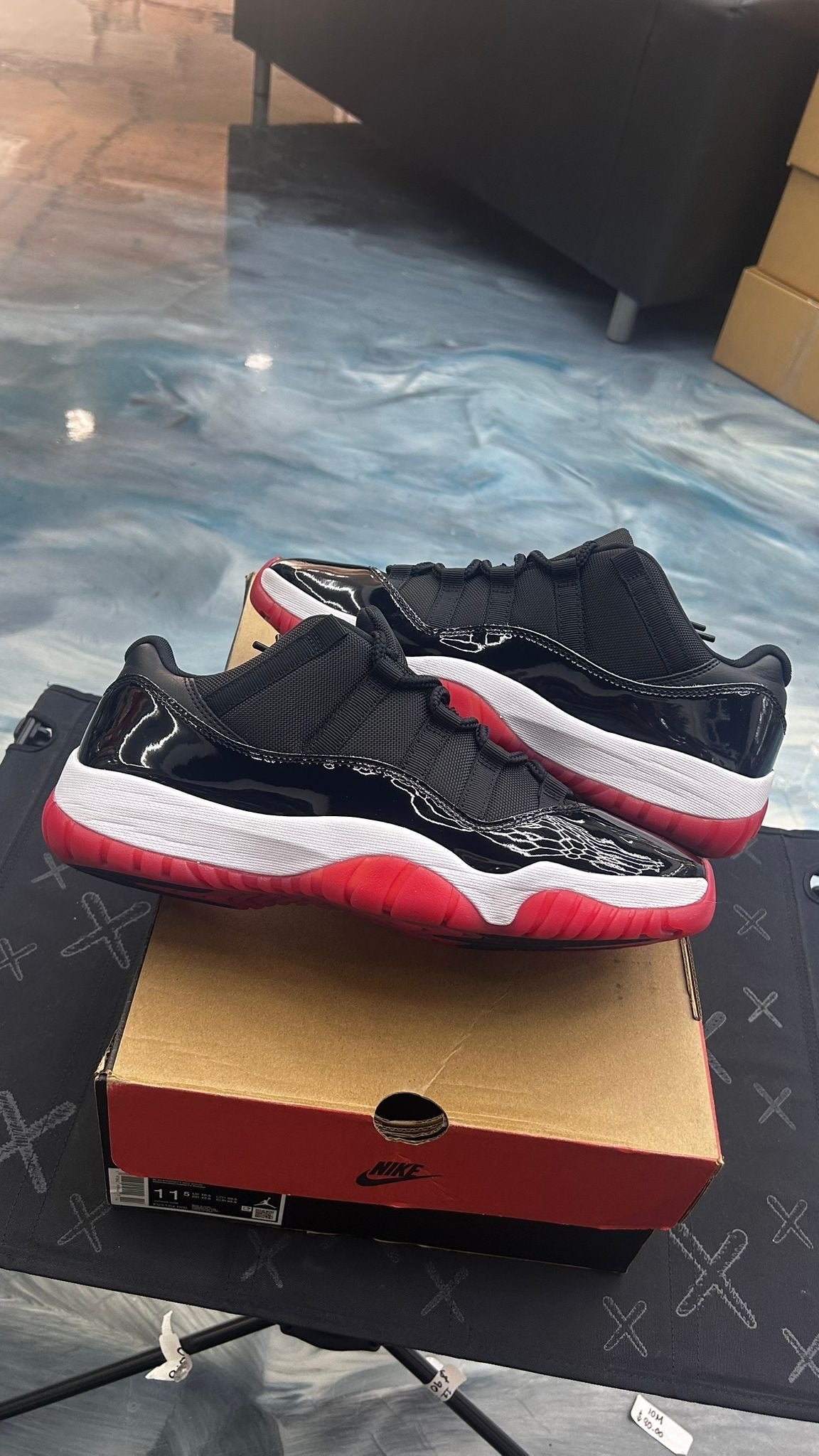 JORDAN 11 RETRO LOW BRED PRE OWNED SIZE 11.5
