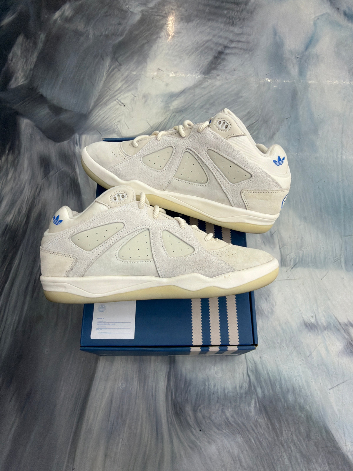 ADIDAS BADBO 1.0 BAD BUNNY RESILIENCE PRE OWNED SIZE 9