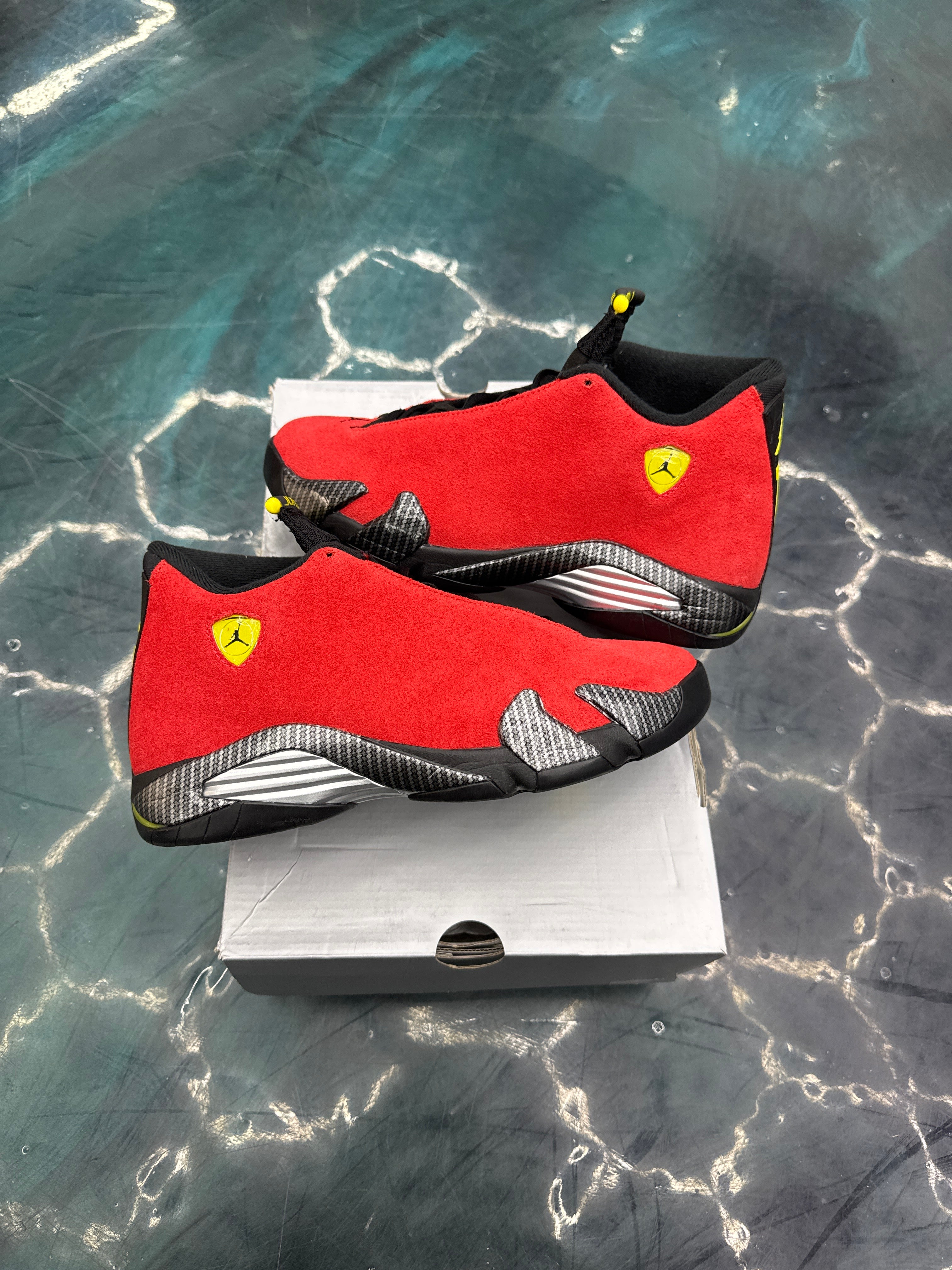 JORDAN 14 RETRO FERRARI (2025) PRE OWNED SIZE 7
