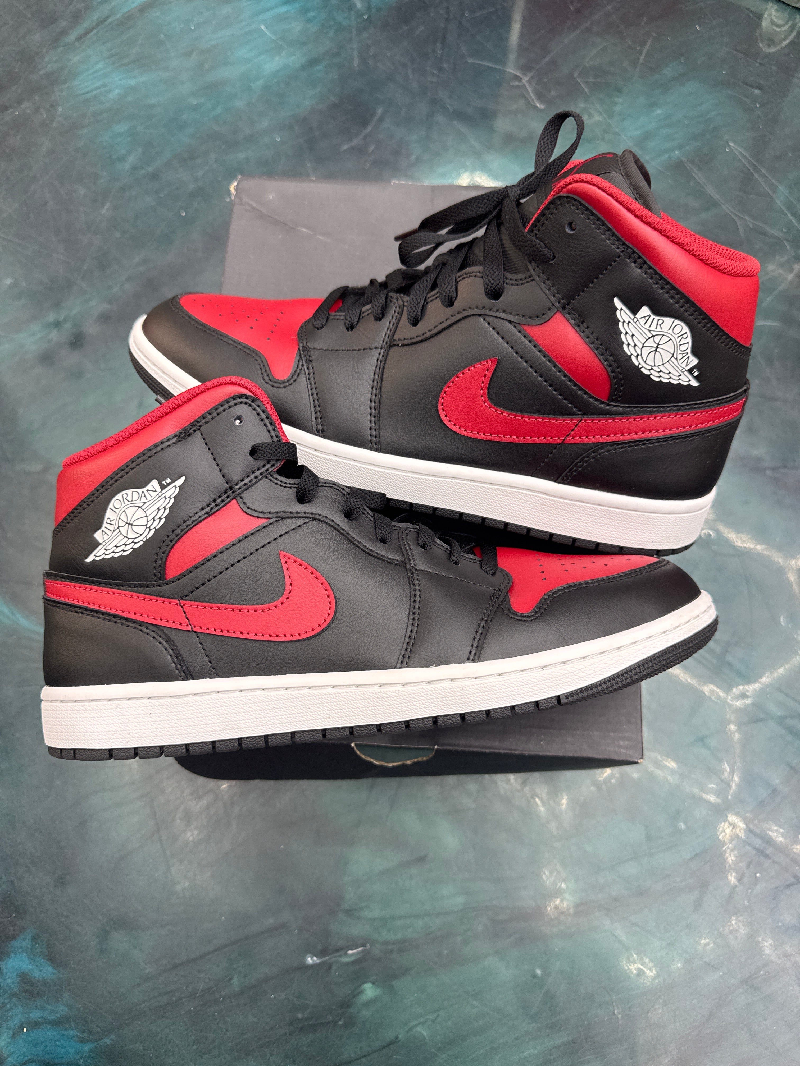 JORDAN 1 MID BRED TWIST PRE OWNED SIZE 10.5