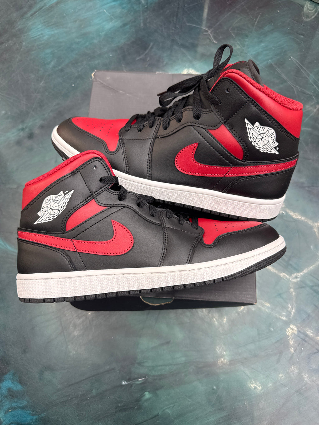 JORDAN 1 MID BRED TWIST PRE OWNED SIZE 10.5