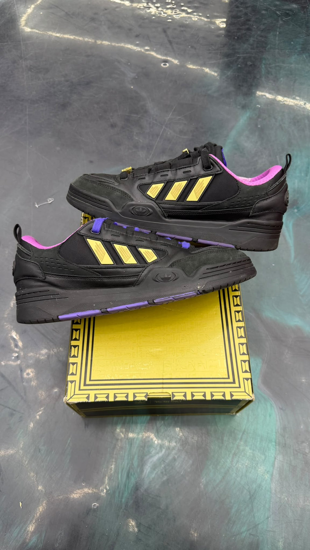 ADIDAS ADI2000 Yu-Gui-Oh! WORLD PRE OWNED SIZE 11