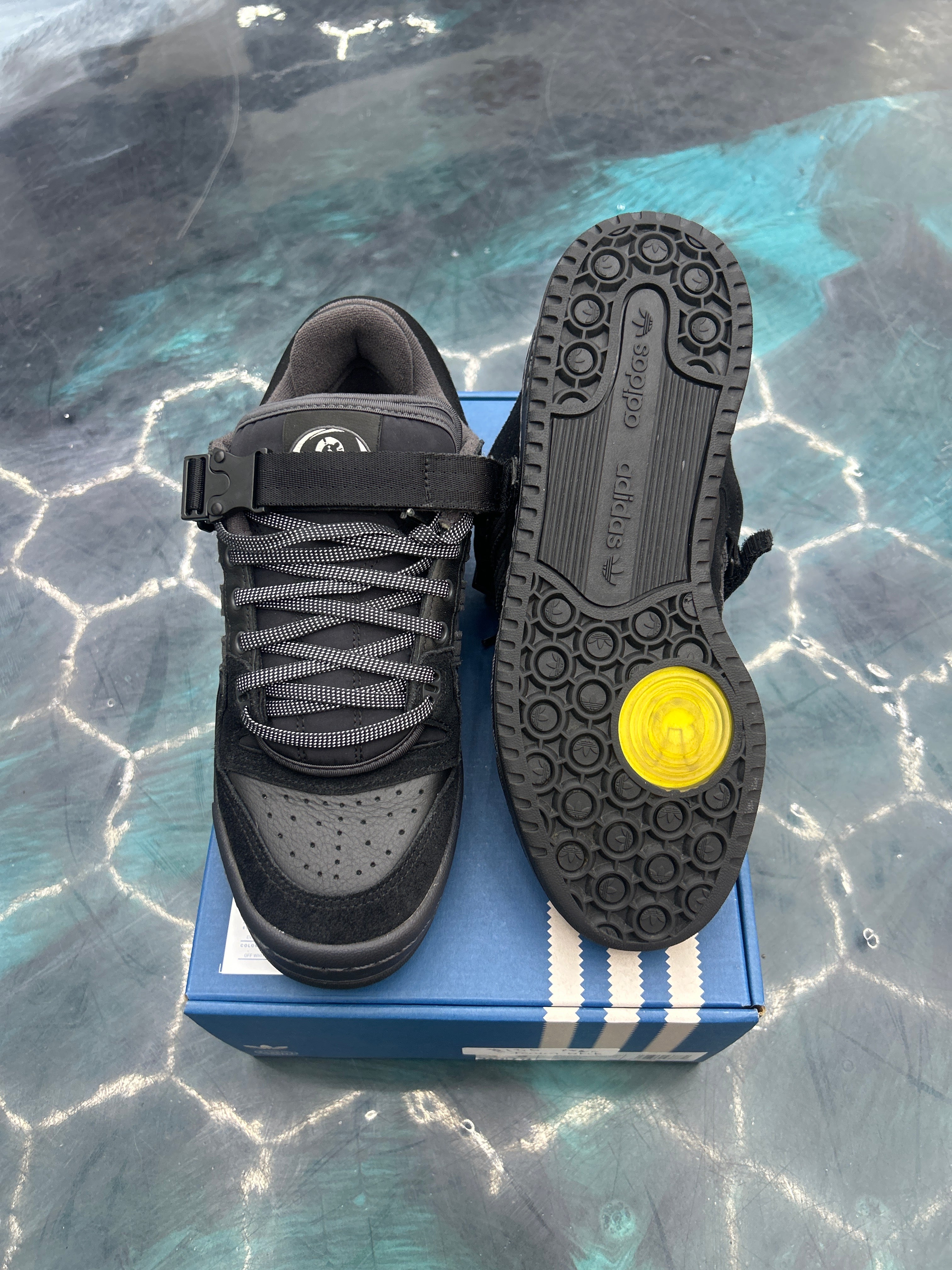 ADIDAS FORUM BUCKLE LOW BAD BUNNY BACK TO SCHOOL PRE OWNED SIZE 8 REP BOX