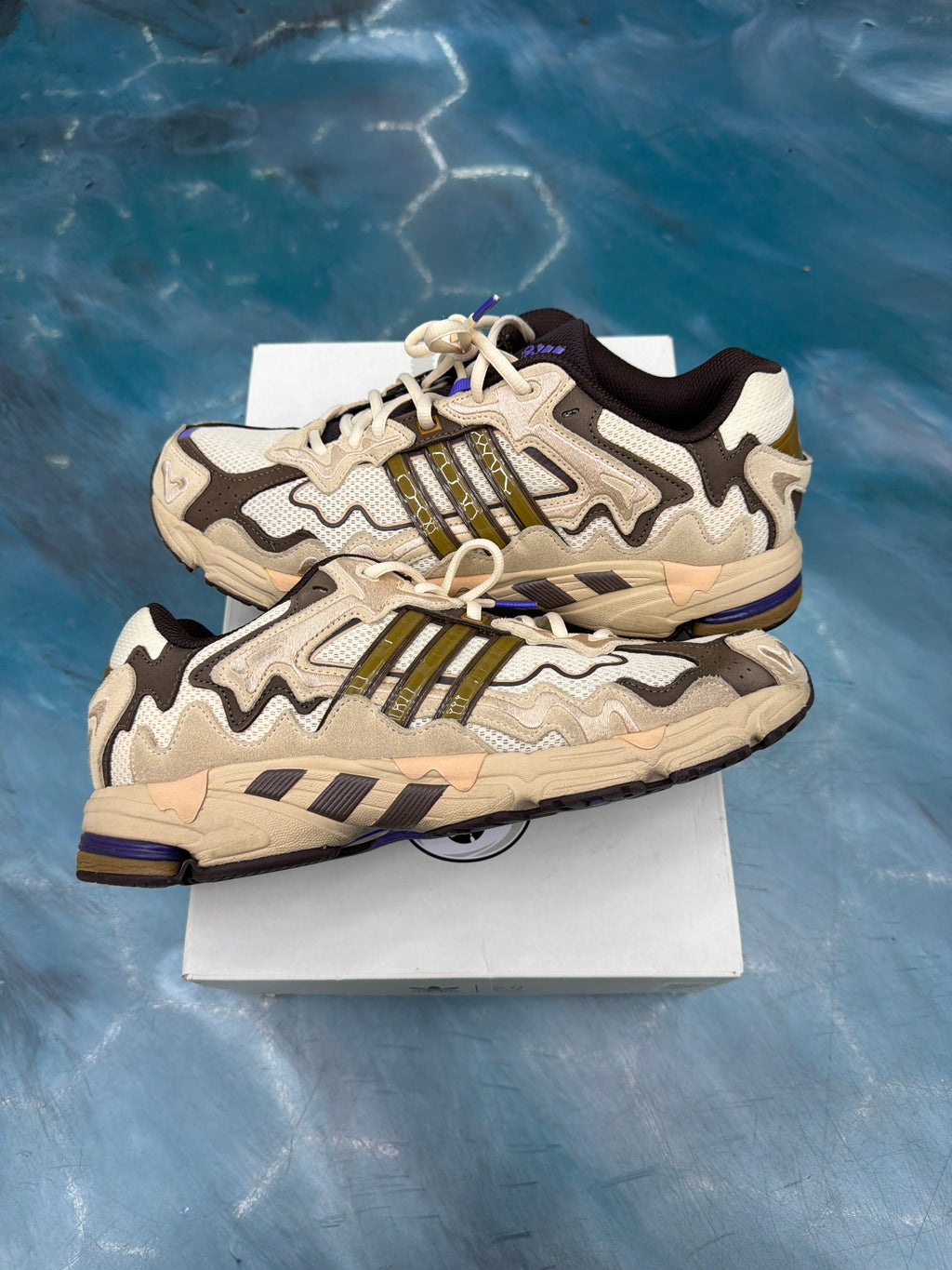 ADIDAS RESPONSE CL BAD BUNNY PASO FINO PRE OWNED SIZE 12