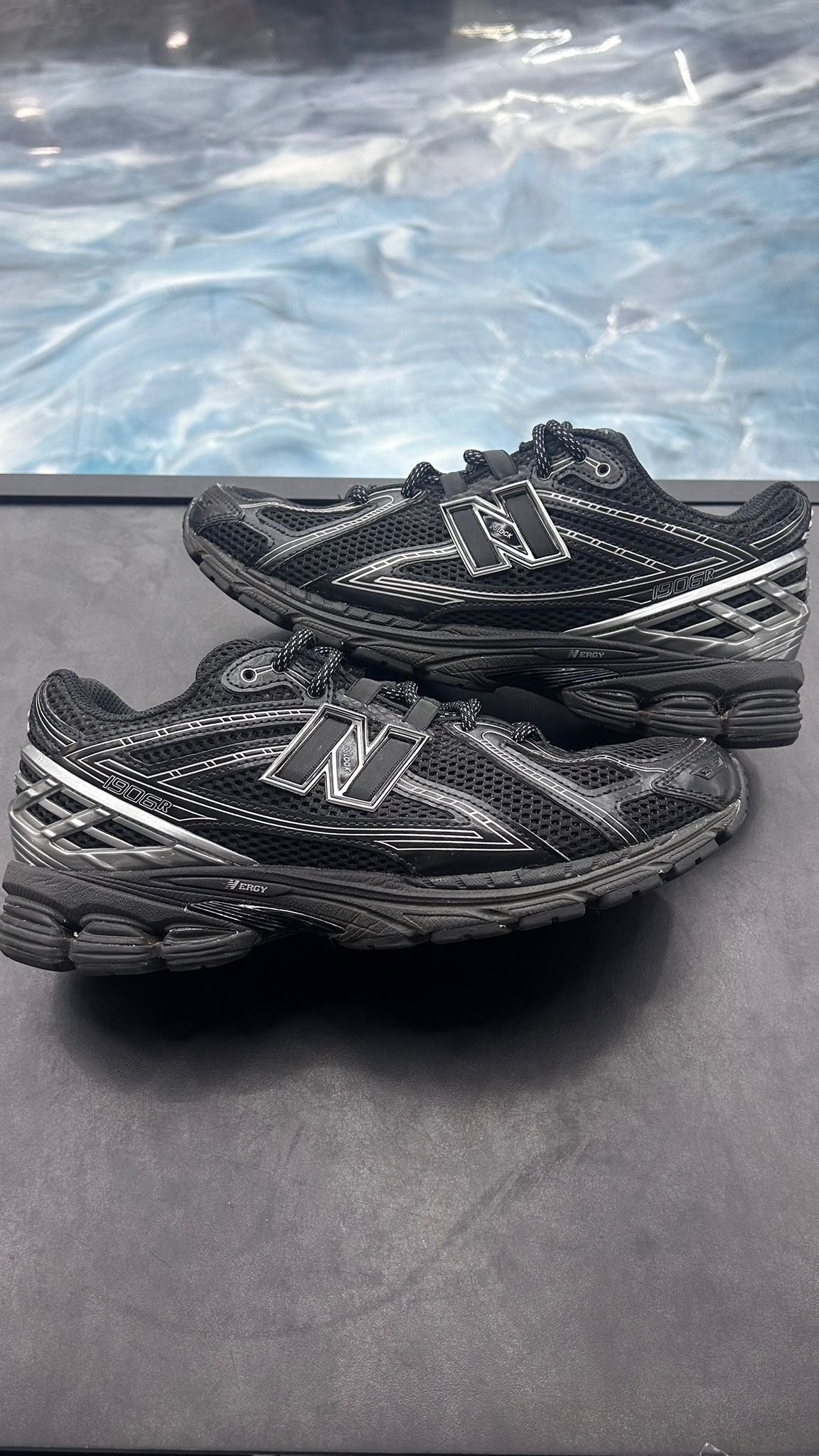 NEW BALANCE 1906R BLACK SILVER PRE OWNED SIZE 8 NO BOX