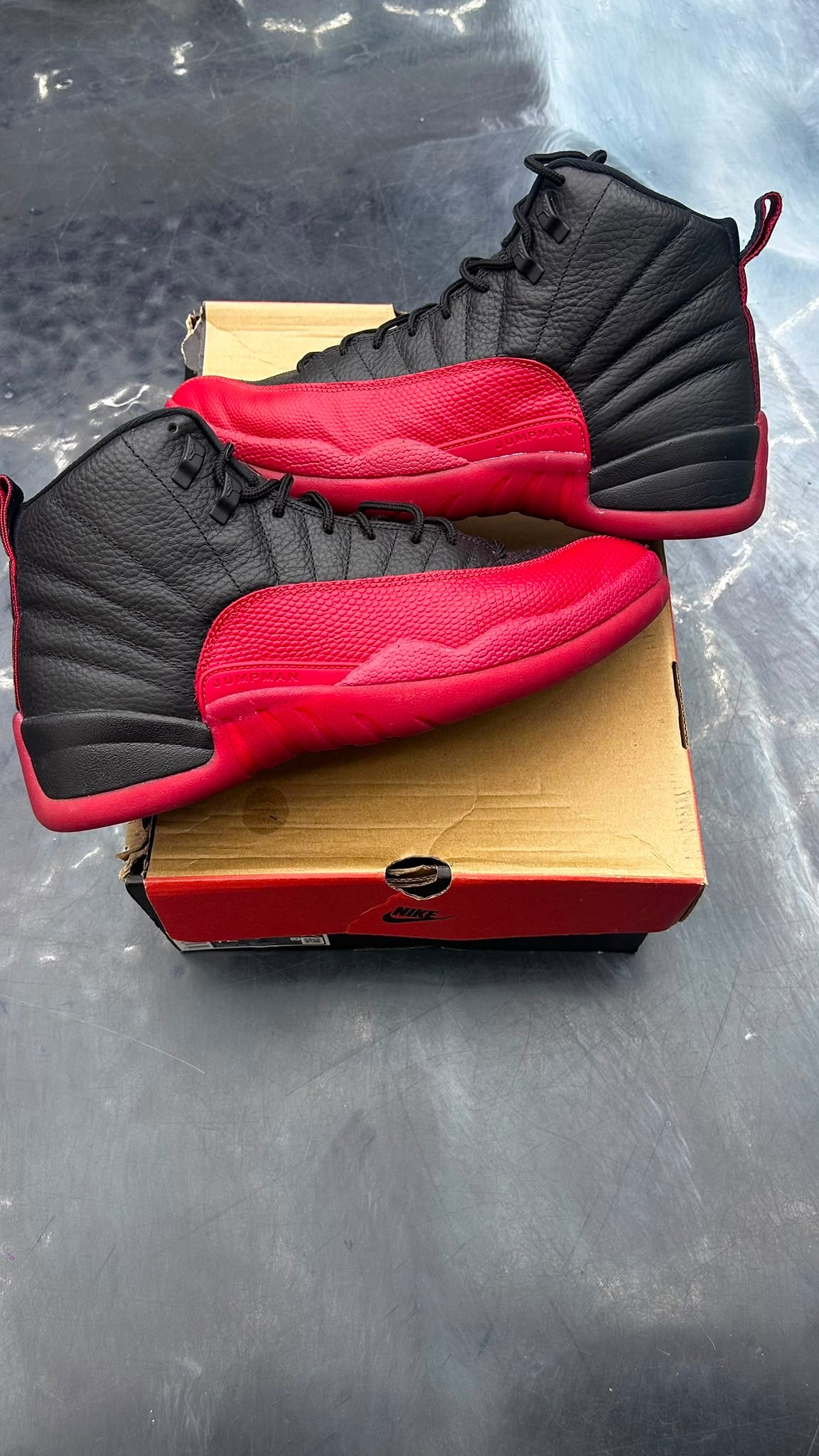 JORDAN 12 RETRO FLU GAME PRE OWNED SIZE 12