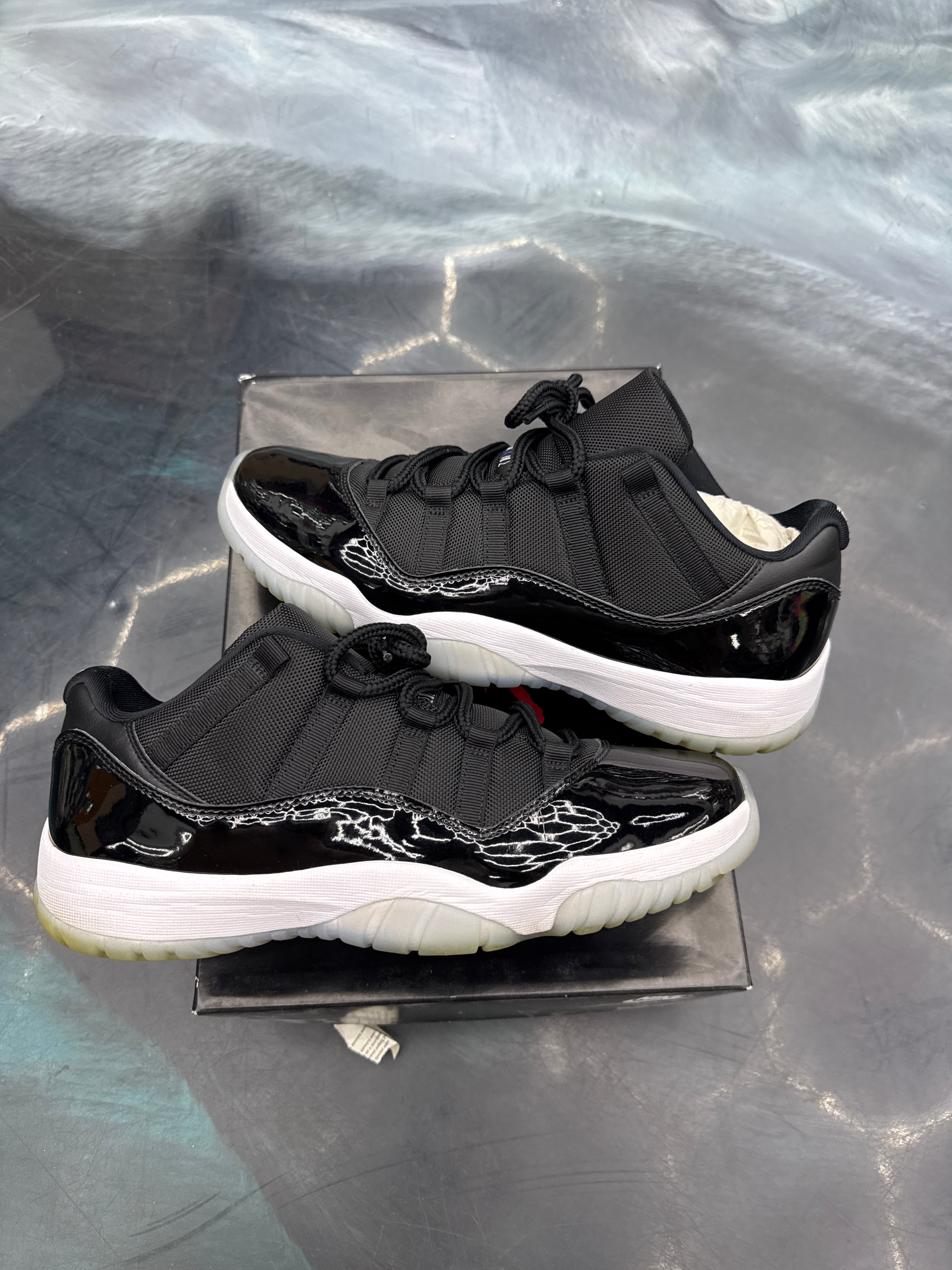 JORDAN 11 RETRO SPACE JAM PRE OWNED SIZE 11.5