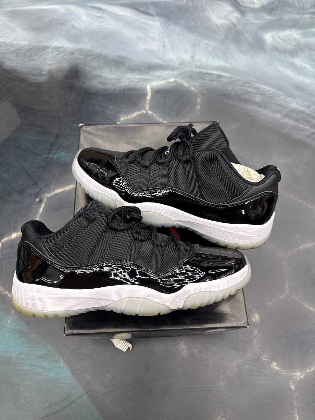 JORDAN 11 RETRO SPACE JAM PRE OWNED SIZE 11.5