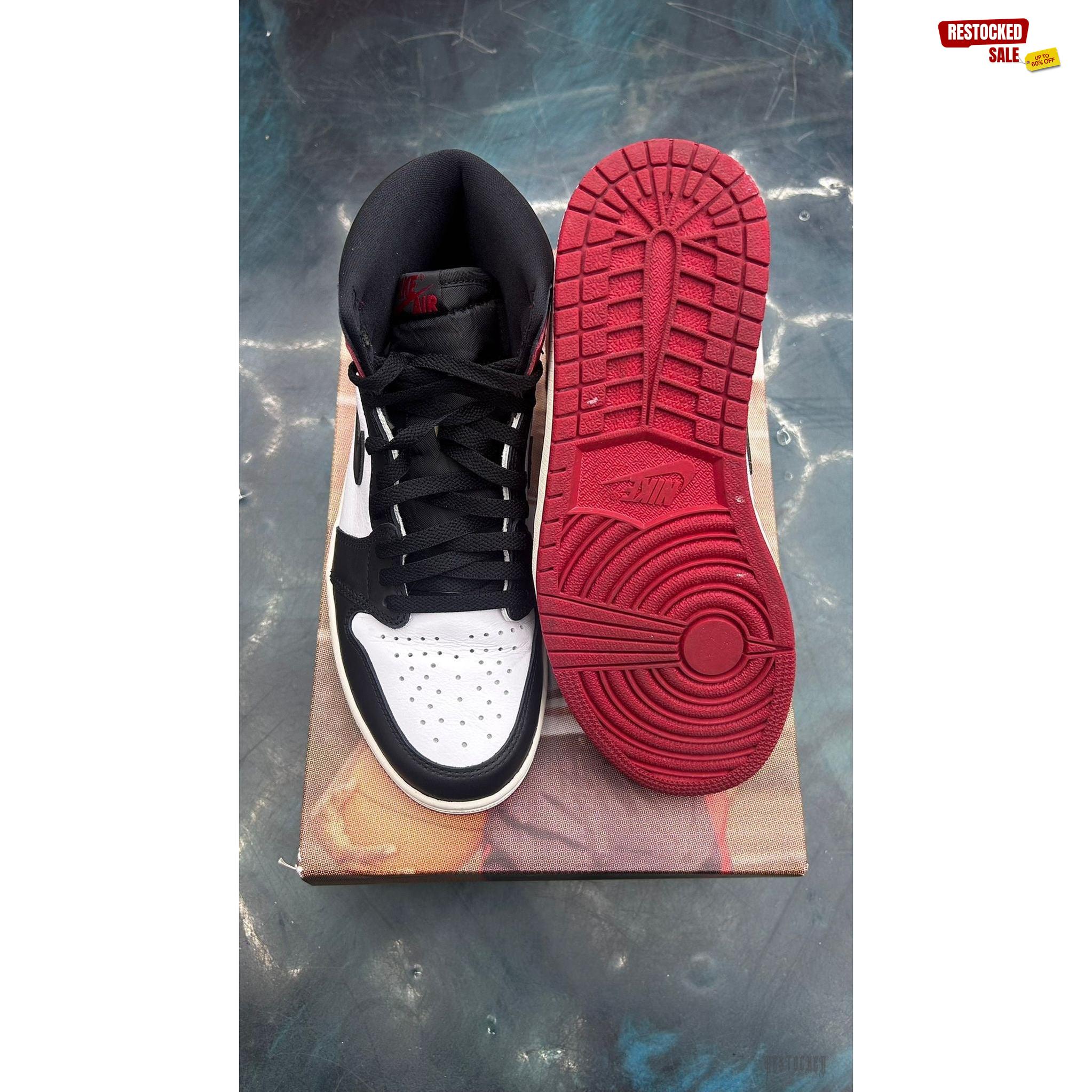 JORDAN 1 RETRO BLACK TOE REIMAGINED PRE OWNED SIZE 8.5