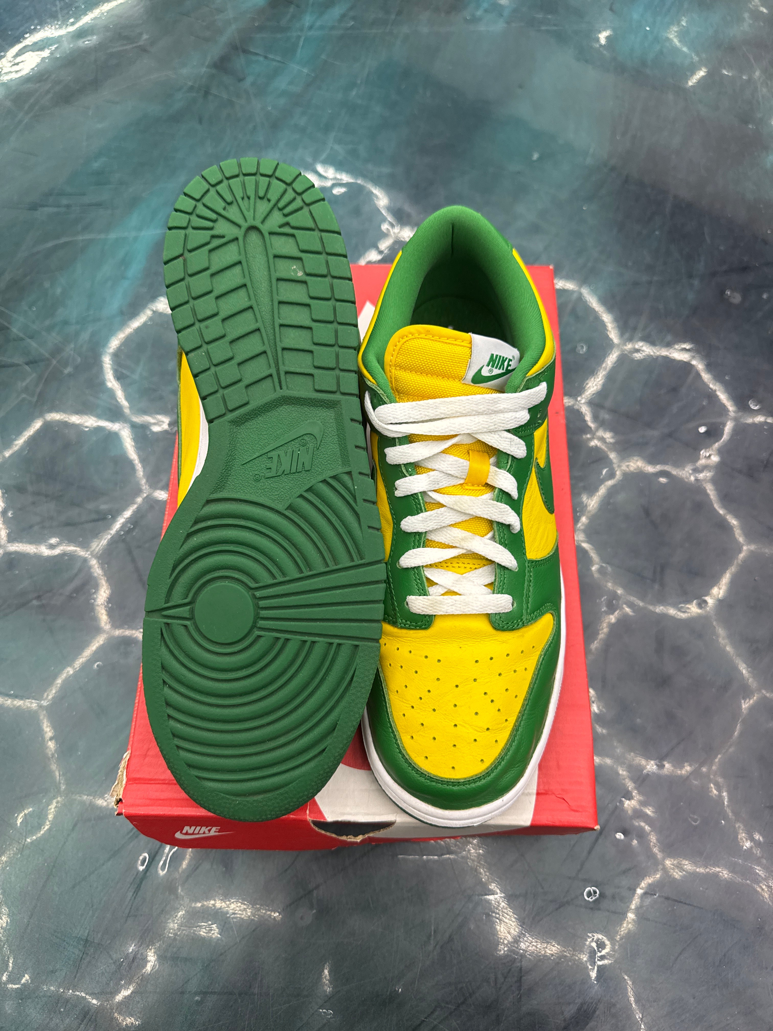 NIKE DUNK LOW BRAZIL (2020/2024) PRE OWNED SIZE 10.5