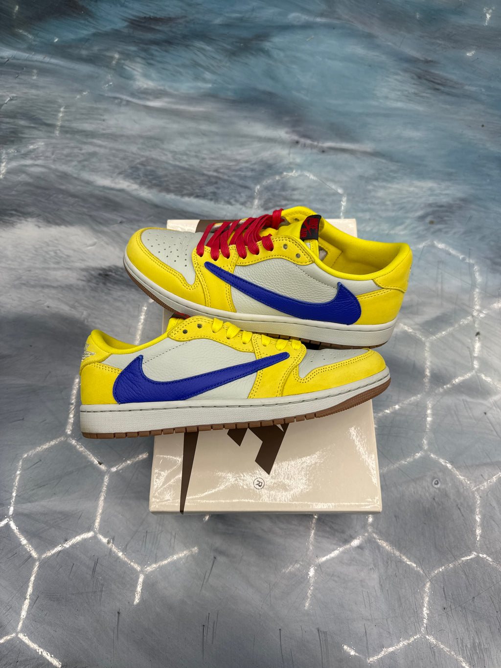 JORDAN 1 RETRO LOW OG SP TRAVIS SCOTT CANARY PRE OWNED SIZE 9W 7.5M
