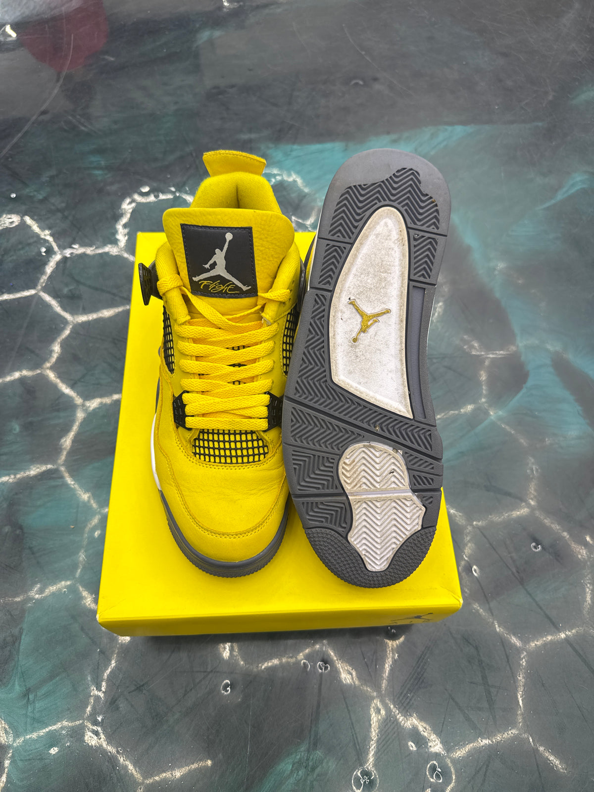 JORDAN 4 RETRO EN LIGHTNING PRE OWNED SIZE 10.5