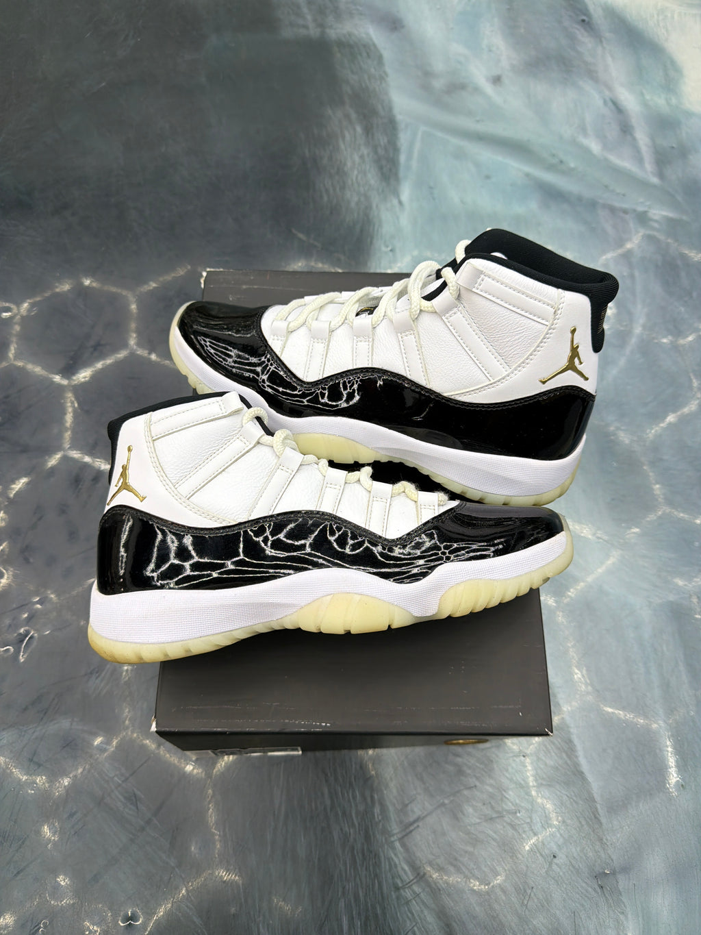 JORDAN 11 RETRO DMP GRATITUDE PRE OWNED SIZE 9.5