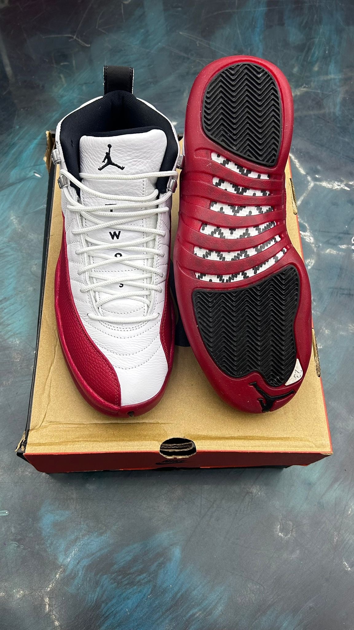 JORDAN 12 RETRO CHERRY PRE OWNED SIZE 9.5