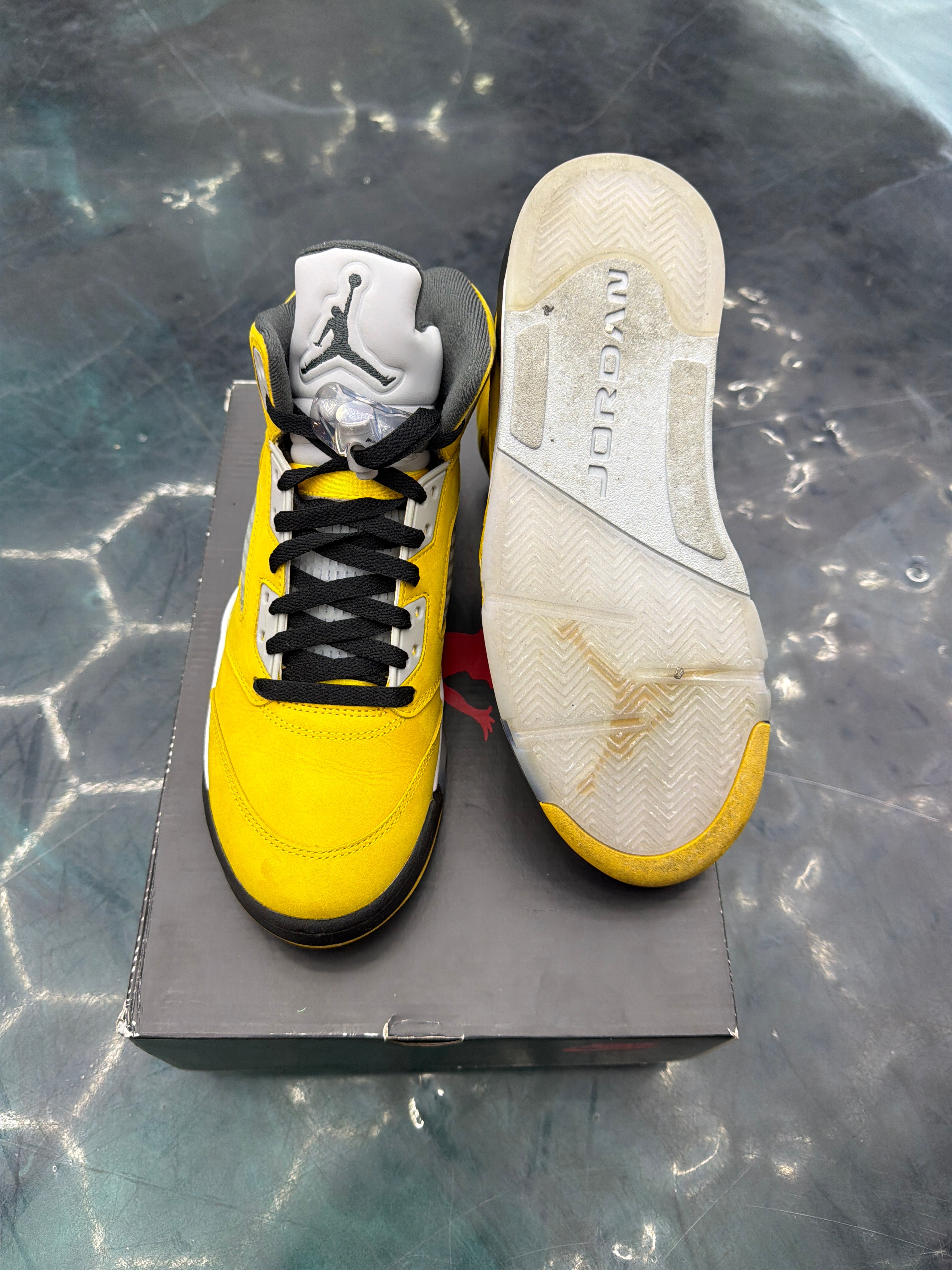 JORDAN 5 RETRO TOKYO T23 (2025) PRE OWNED SIZE 8