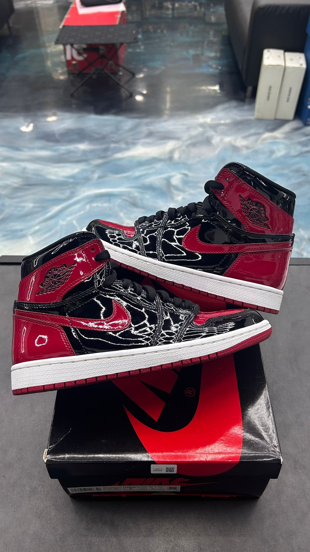 JORDAN 1 RETRO HIGH PATENT BRED PRE OWNED SIZE 7