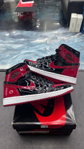 JORDAN 1 RETRO HIGH PATENT BRED PRE OWNED SIZE 7