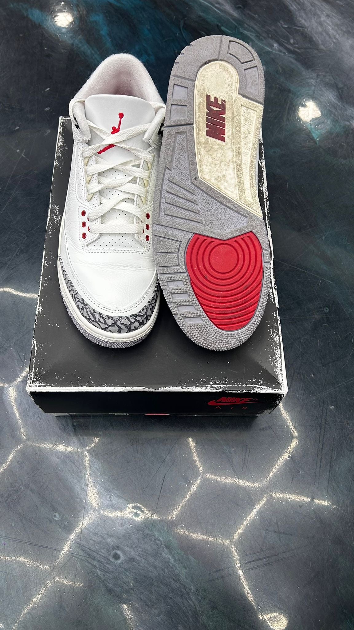JORDAN 3 RETRO WHITE CEMENT PRE OWNED SIZE 8