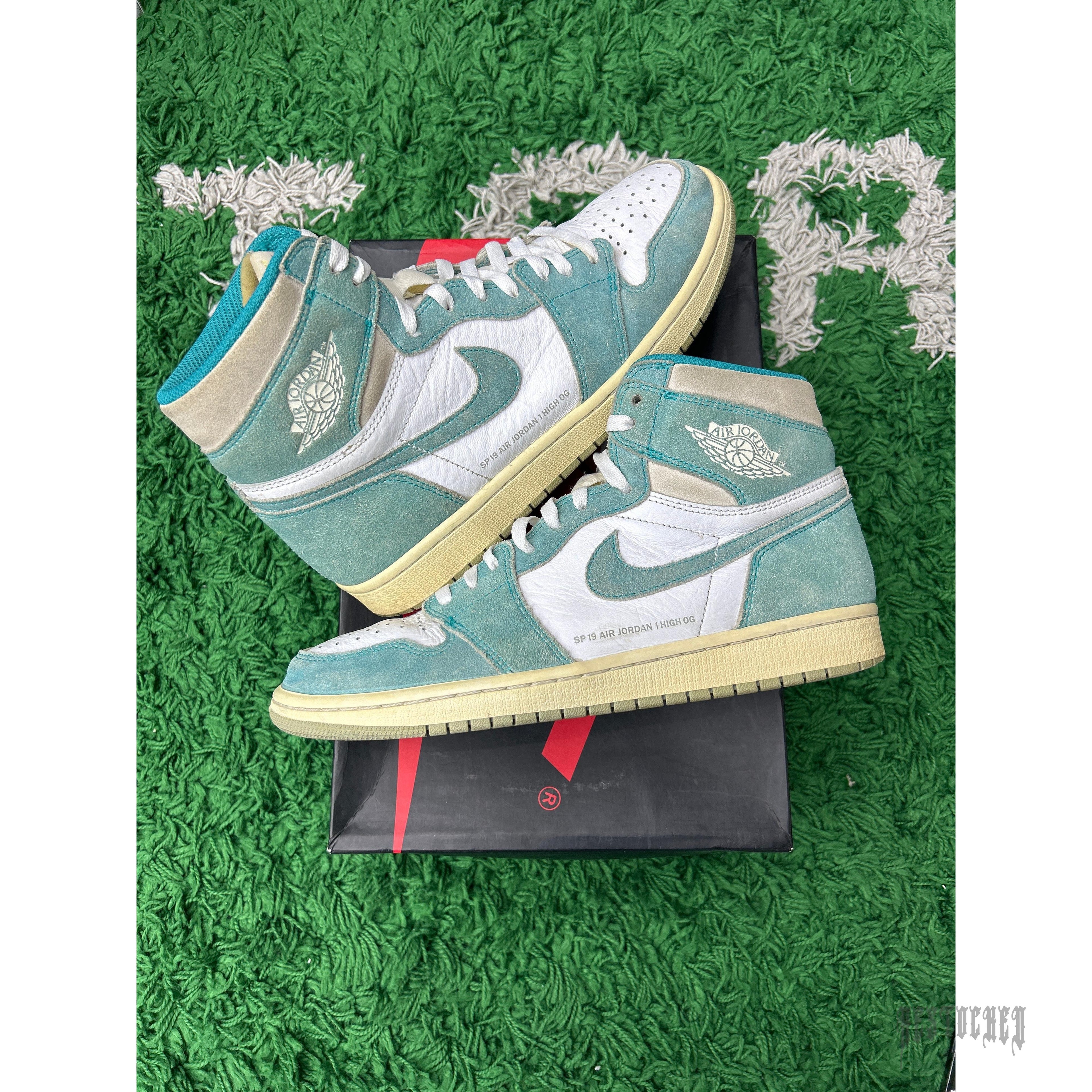 Pre-owned Jordan 1 Retro High Turbo Green sneakers, size 10, with white leather and teal suede, on a black box.