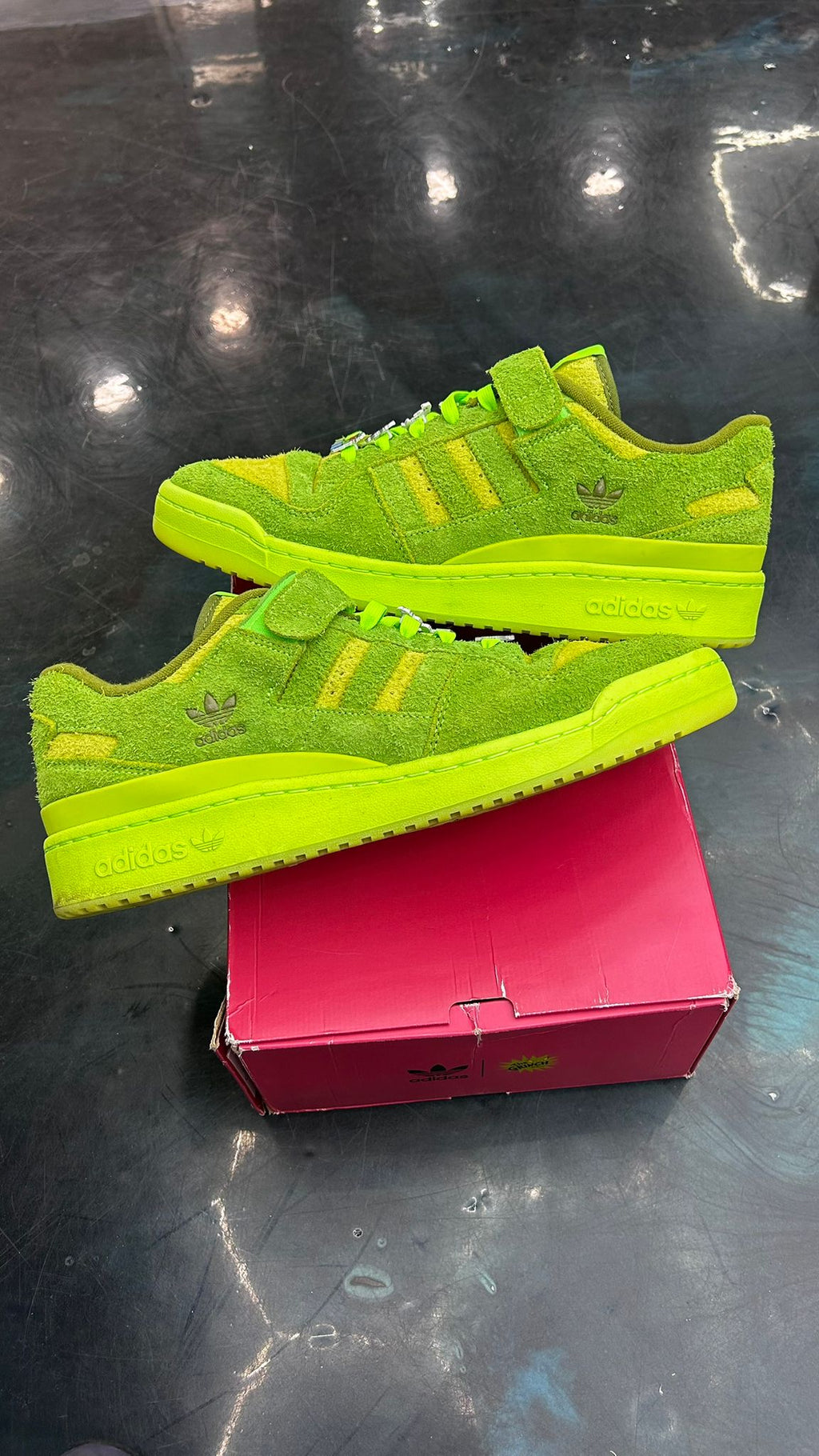 ADIDAS FORUM LOW THE GRINCH PRE OWNED SIZE 13