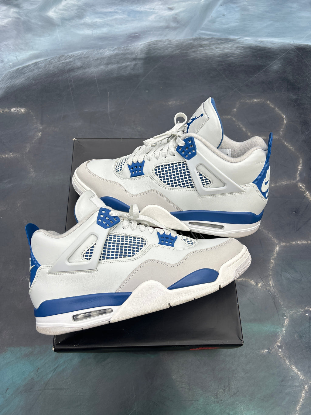 JORDAN 4 RETRO MILITARY BLUE PRE OWNED SIZE 12