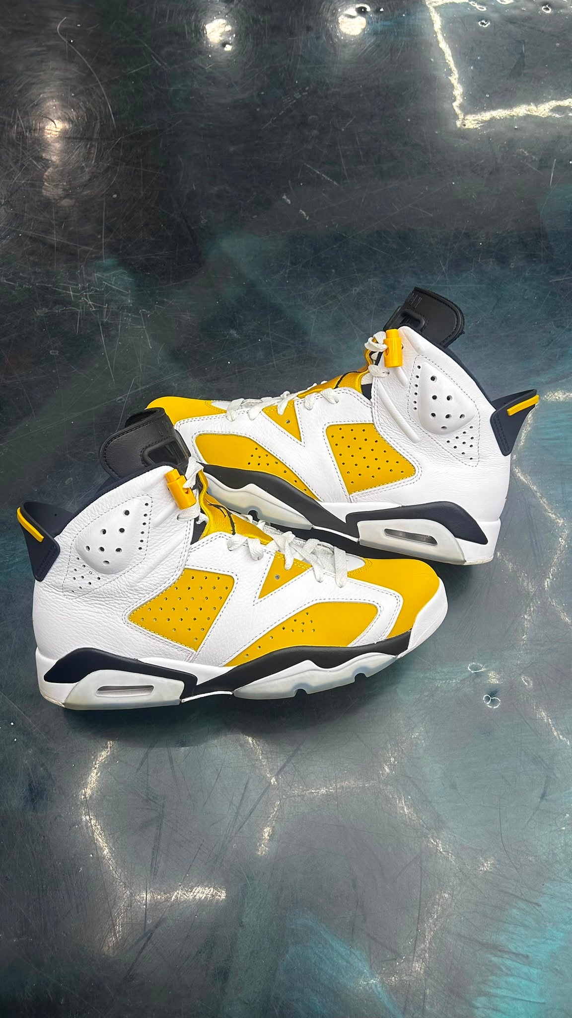 JORDAN 6 RETRO YELLOW OCHRE PRE OWNED SIZE 10 NO BOX