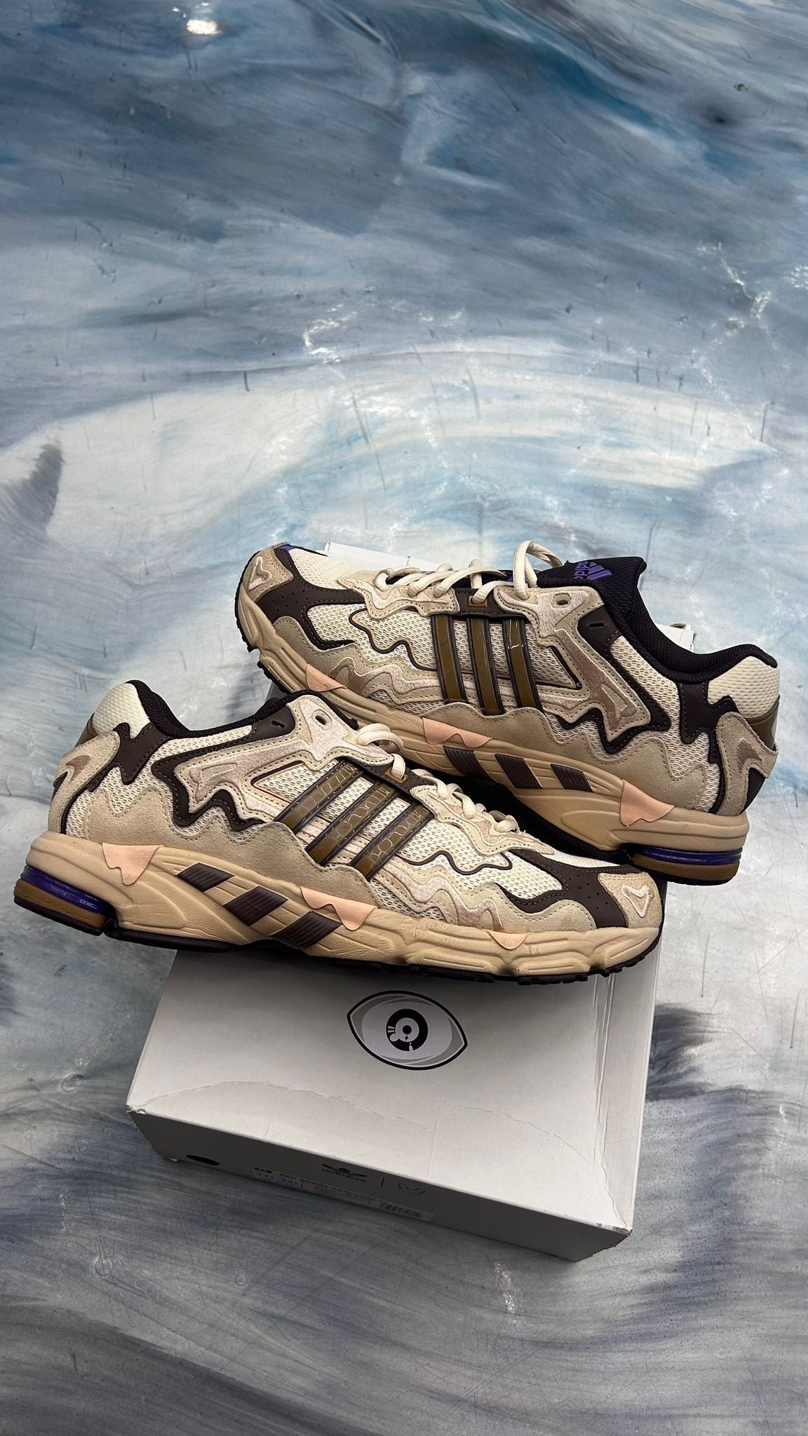 ADIDAS RESPONSE CL BAD BUNNY PASO FINO PRE OWNED SIZE 11.5